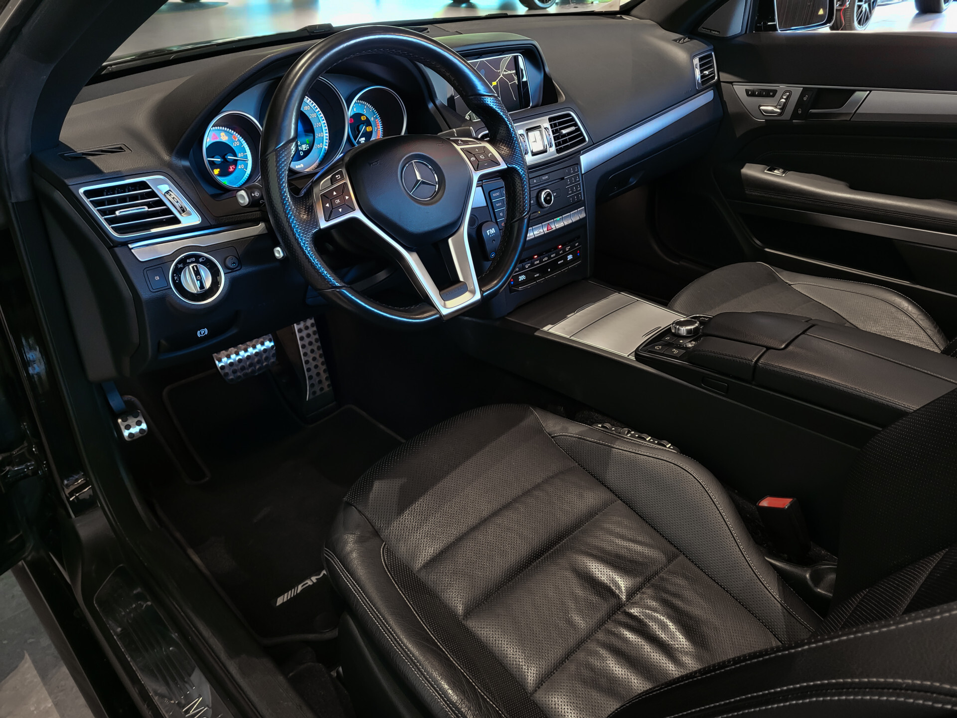 Mercedes-Benz E-Klasse Cabrio 500 AMG Distronic|Keyless|Harman-Kardon|19"|Aircap-scarf|Camera|Aut7 Foto 20