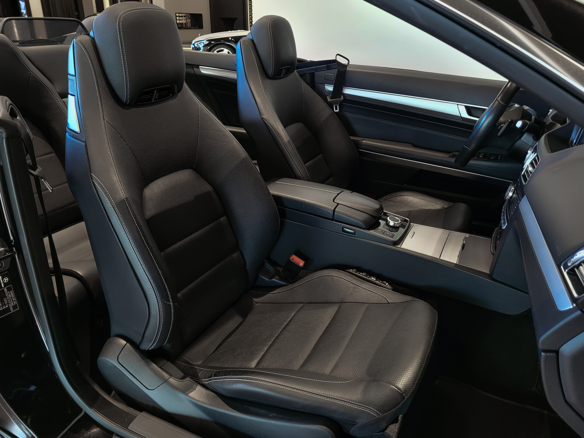 Mercedes-Benz E-Klasse Cabrio 500 AMG Distronic|Keyless|Harman-Kardon|19"|Aircap-scarf|Camera|Aut7 Foto 8