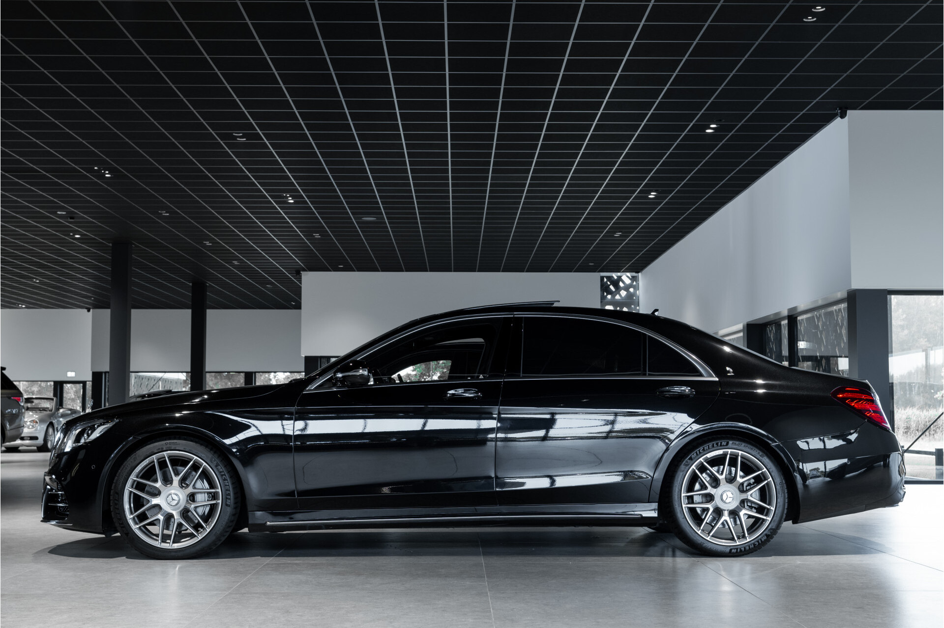 Mercedes-Benz S-Klasse 560 Lang 4-M AMG Exclusive|4*massage/koeling|20"|entertainment|standkachel|HUD|nachtzicht Foto 4
