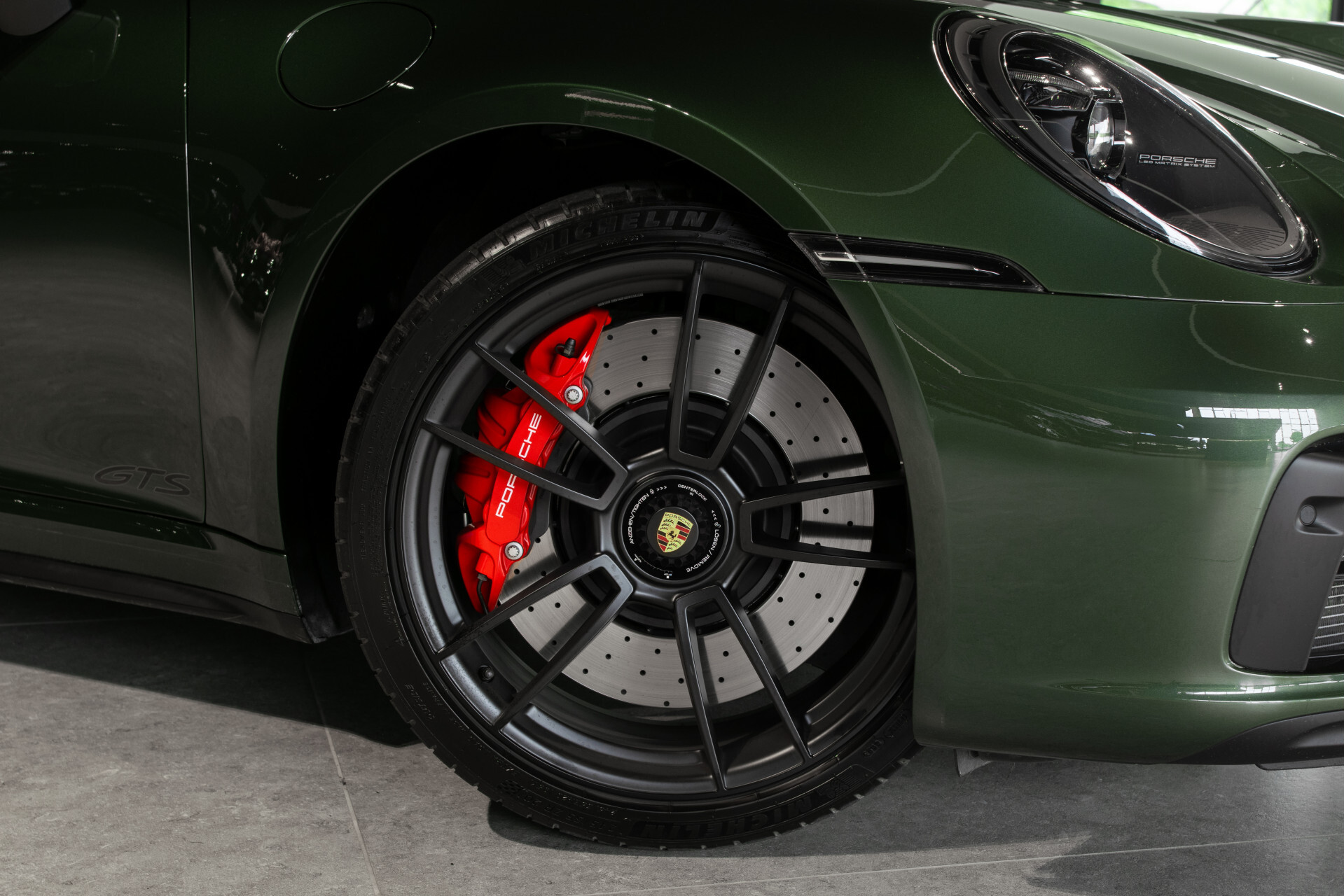 Porsche 911 Cabrio 3.0 Carrera 4 GTS Achterassturing|18-weg|Bose|Keyless|ACC|Carbon|360|PPF|New service Foto 31
