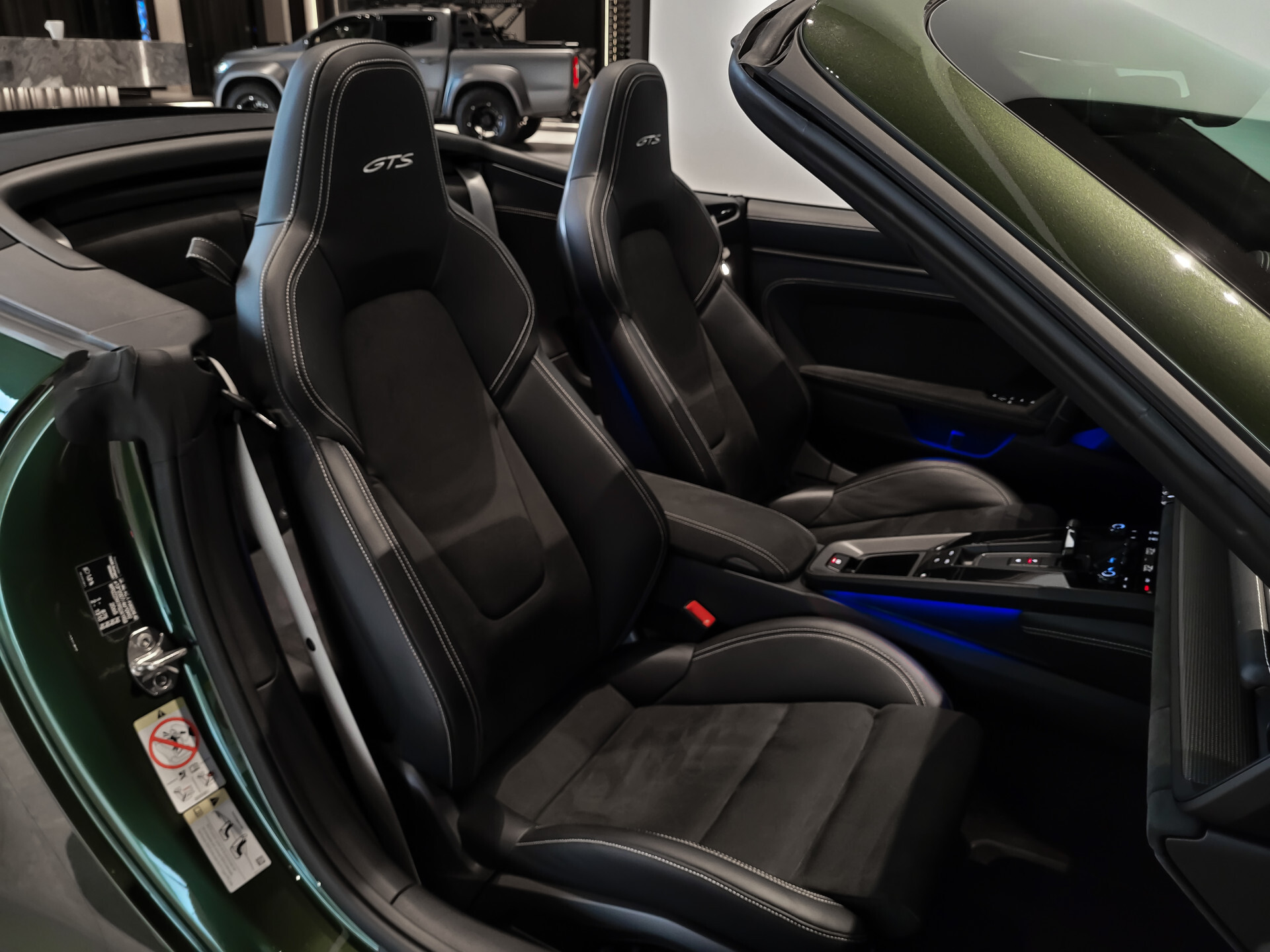 Porsche 911 Cabrio 3.0 Carrera 4 GTS Achterassturing|18-weg|Bose|Keyless|ACC|Carbon|360|PPF|New service Foto 8