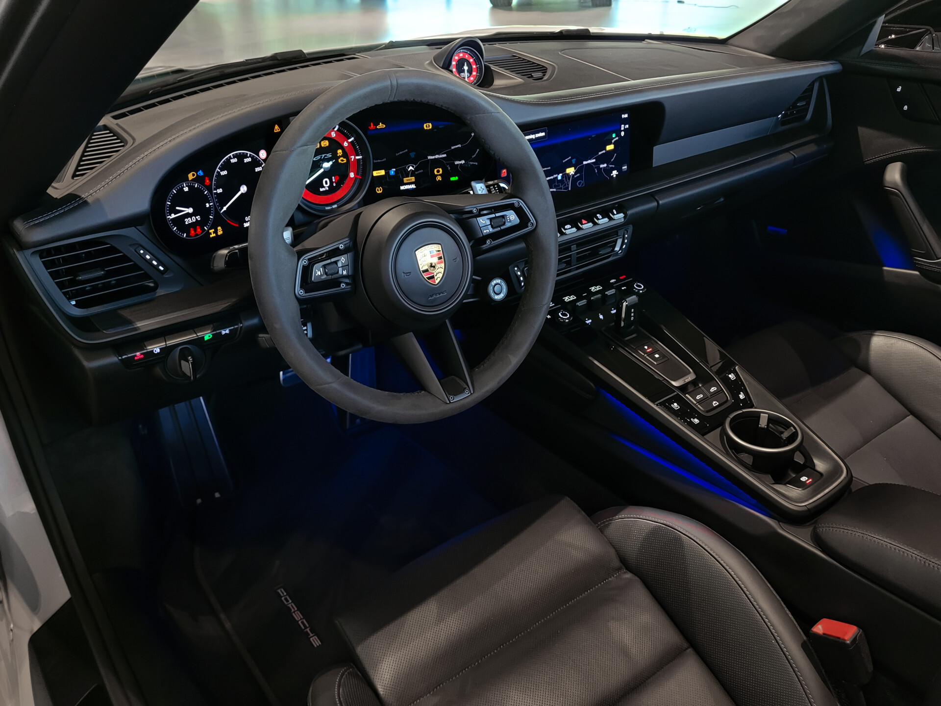 Porsche 911 Cabrio 3.0 Carrera 4 GTS Lift|Acc|Bosé|18-voudig|Stoelkoeling|Keyless|New Service Foto 20