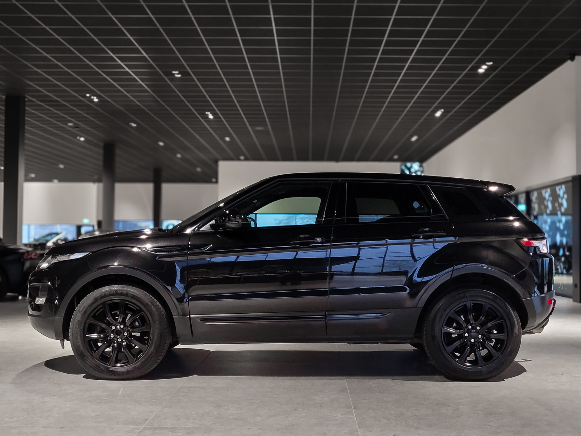Land Rover Range Rover Evoque 2.0 Si 4WD Pure Business Edition Panorama|Meridian|Blackline|Trekhaak|NL Auto|New Service Foto 4
