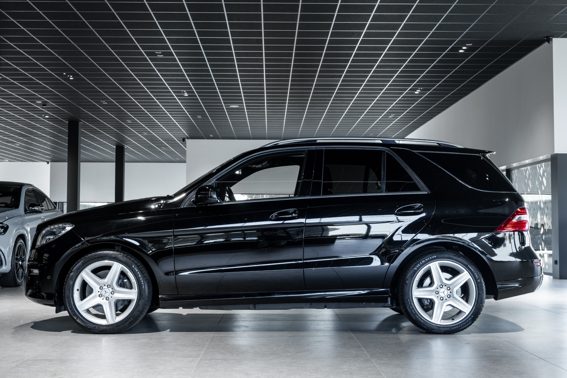 Mercedes-Benz M-Klasse 350 4-M AMG Luchtvering|ACC|Harman-Kardon|Trekhaak|Camera|Memory|Schuifdak Foto 4