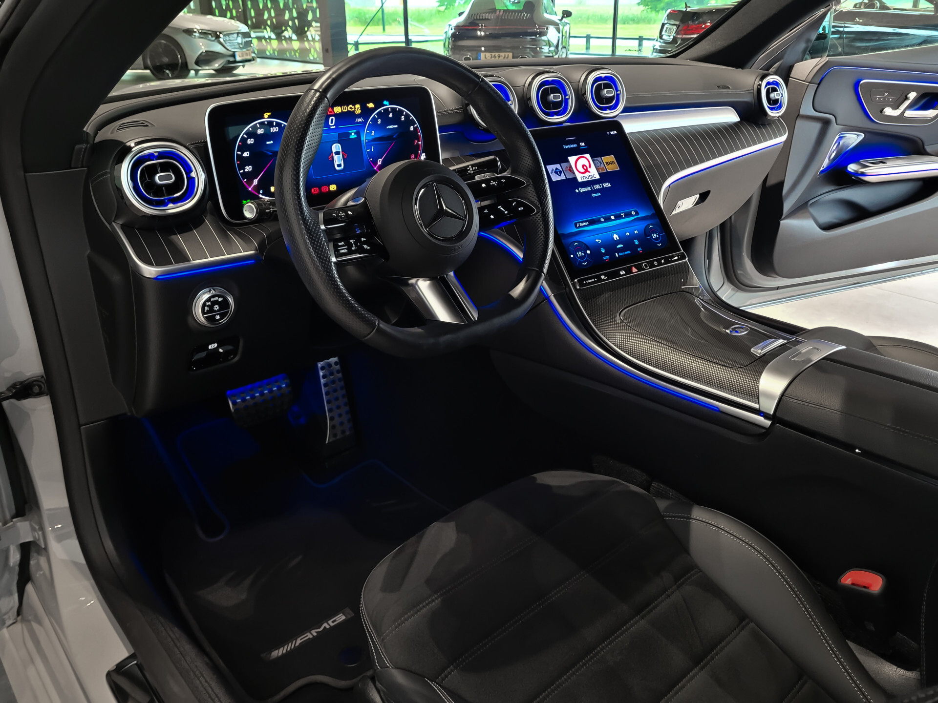 Mercedes-Benz CLE Coupé 200 AMG Night|Panorama|Distronic|Keyless|Digital Light|Burmester 3D|Mem|Verw-stuur|20" Foto 19