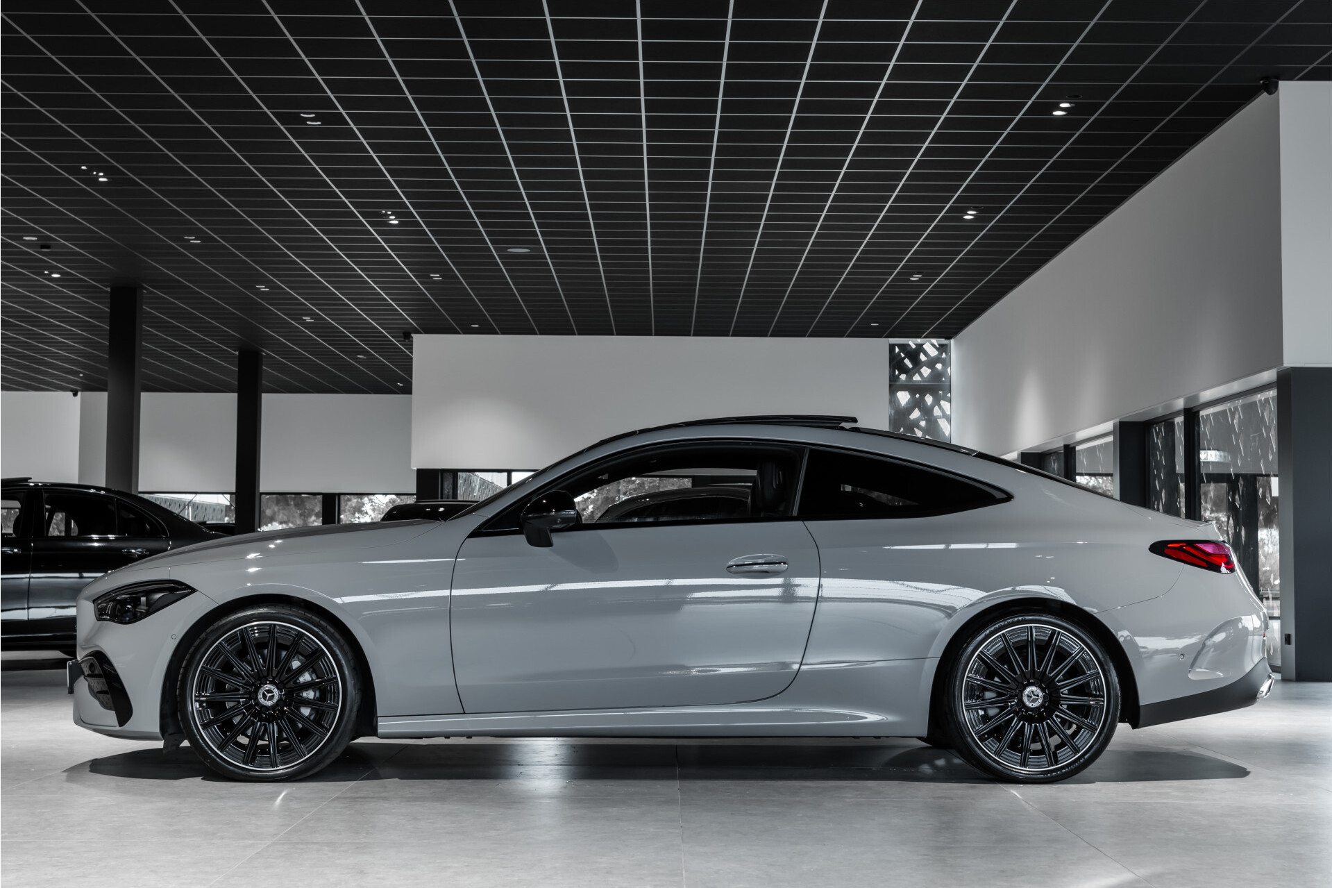 Mercedes-Benz CLE Coupé 200 AMG Night|Panorama|Distronic|Keyless|Digital Light|Burmester 3D|Mem|Verw-stuur|20" Foto 4