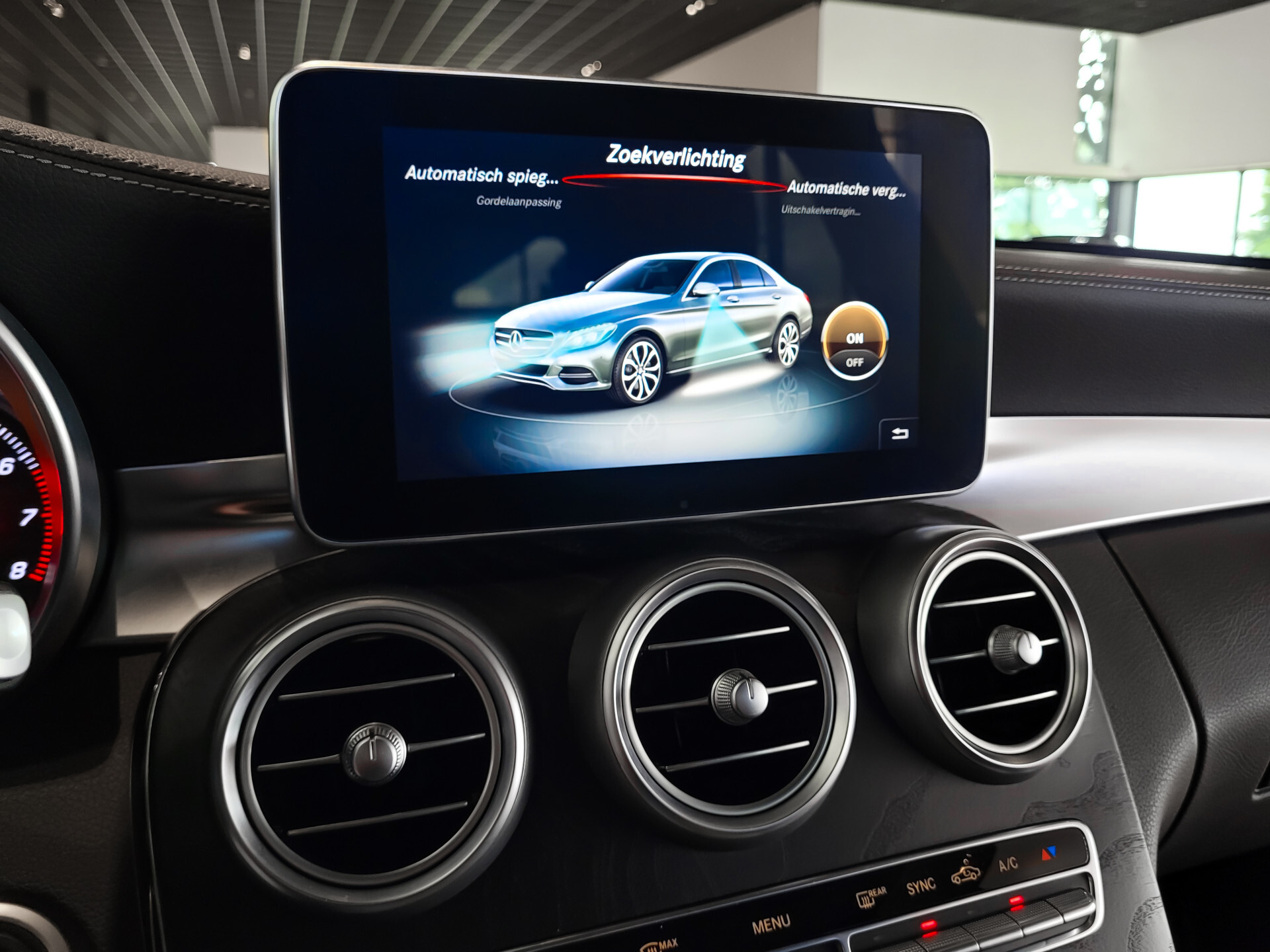 Mercedes-Benz C-Klasse 400 4-M AMG Night|Panorama|19"|Burmester|360|Distronic Foto 15