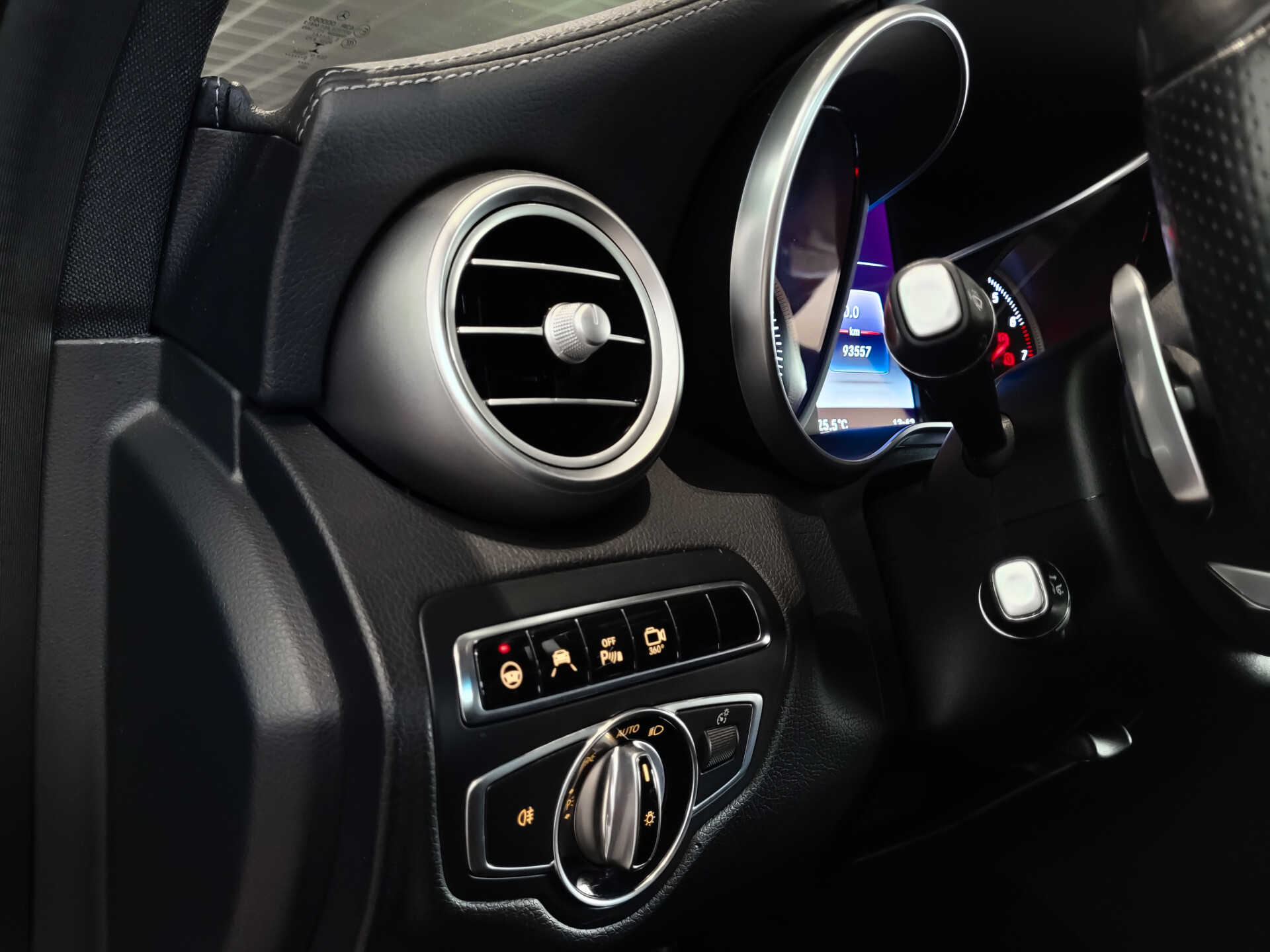 Mercedes-Benz C-Klasse 400 4-M AMG Night|Panorama|19"|Burmester|360|Distronic Foto 18