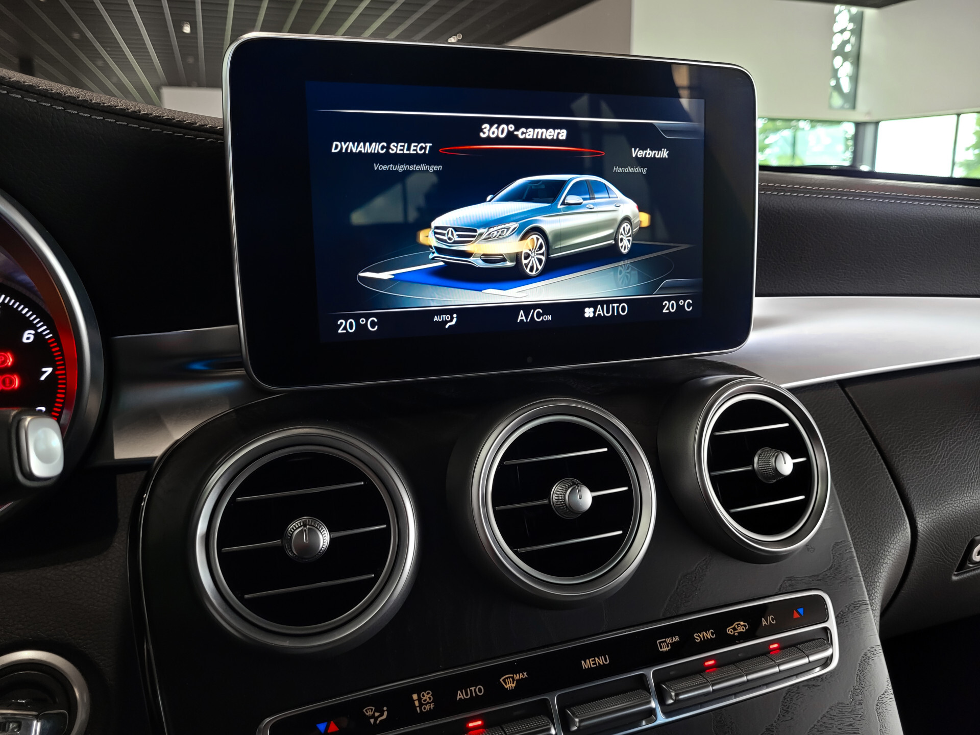 Mercedes-Benz C-Klasse 400 4-M AMG Night|Panorama|19"|Burmester|360|Distronic Foto 19