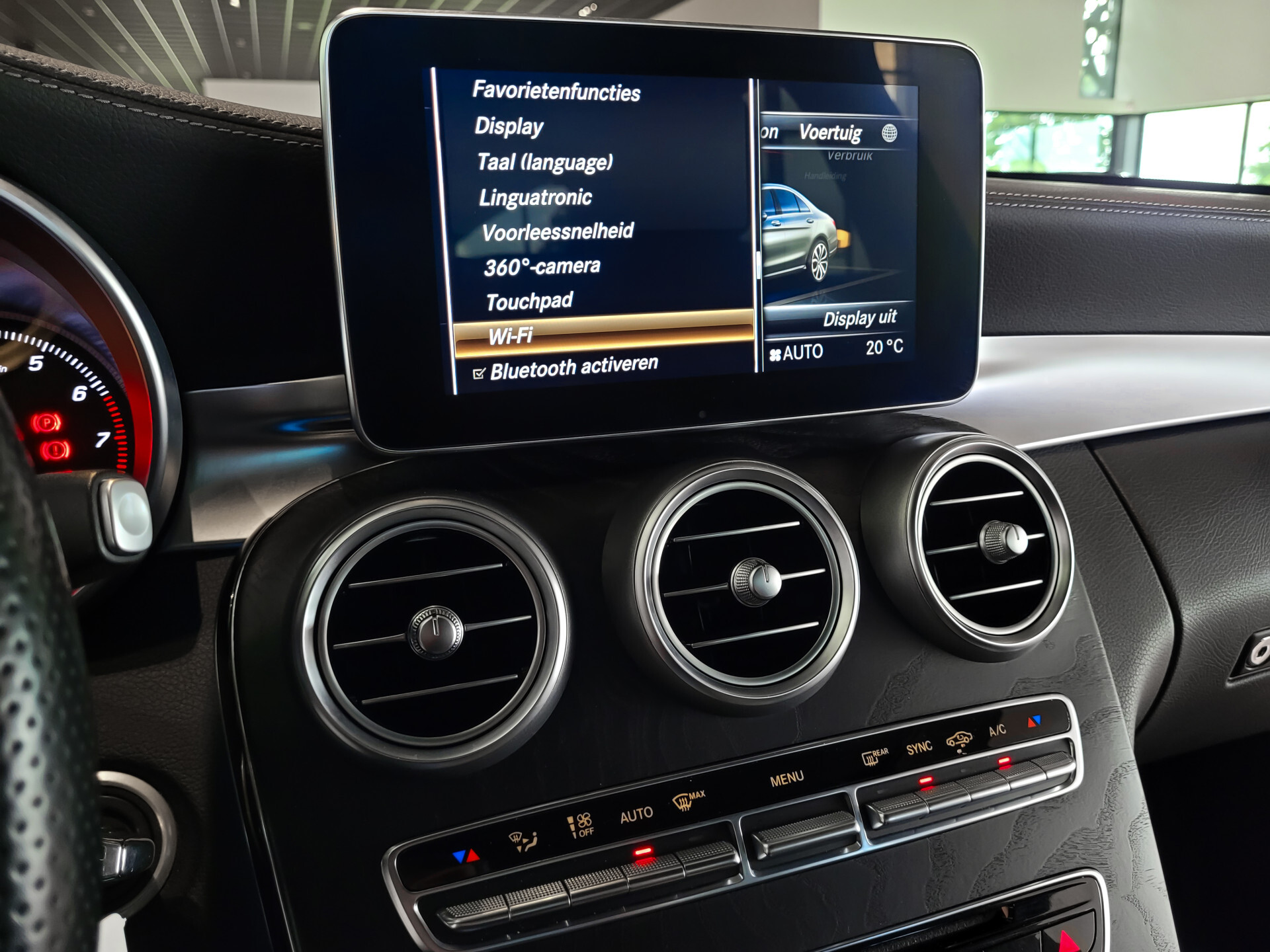 Mercedes-Benz C-Klasse 400 4-M AMG Night|Panorama|19"|Burmester|360|Distronic Foto 21