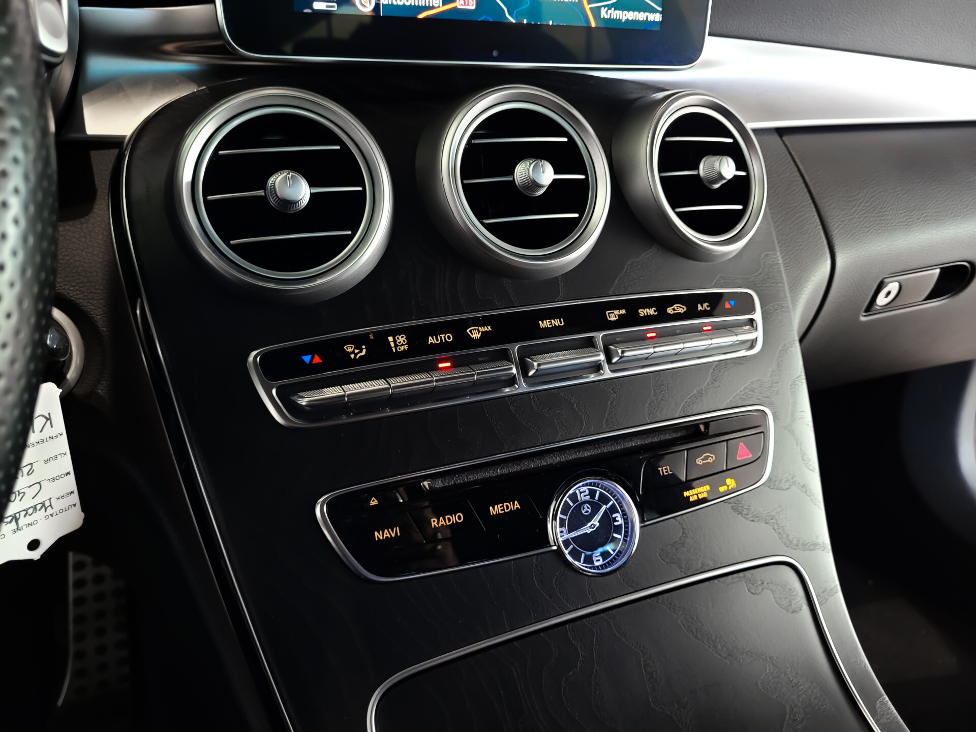 Mercedes-Benz C-Klasse 400 4-M AMG Night|Panorama|19"|Burmester|360|Distronic Foto 23