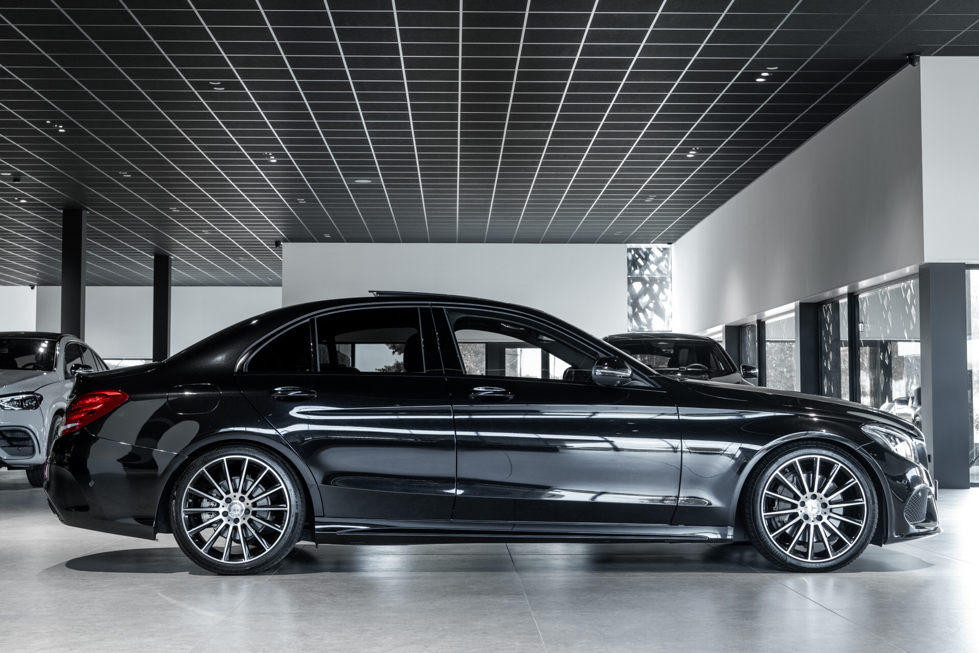 Mercedes-Benz C-Klasse 400 4-M AMG Night|Panorama|19"|Burmester|360|Distronic Foto 3