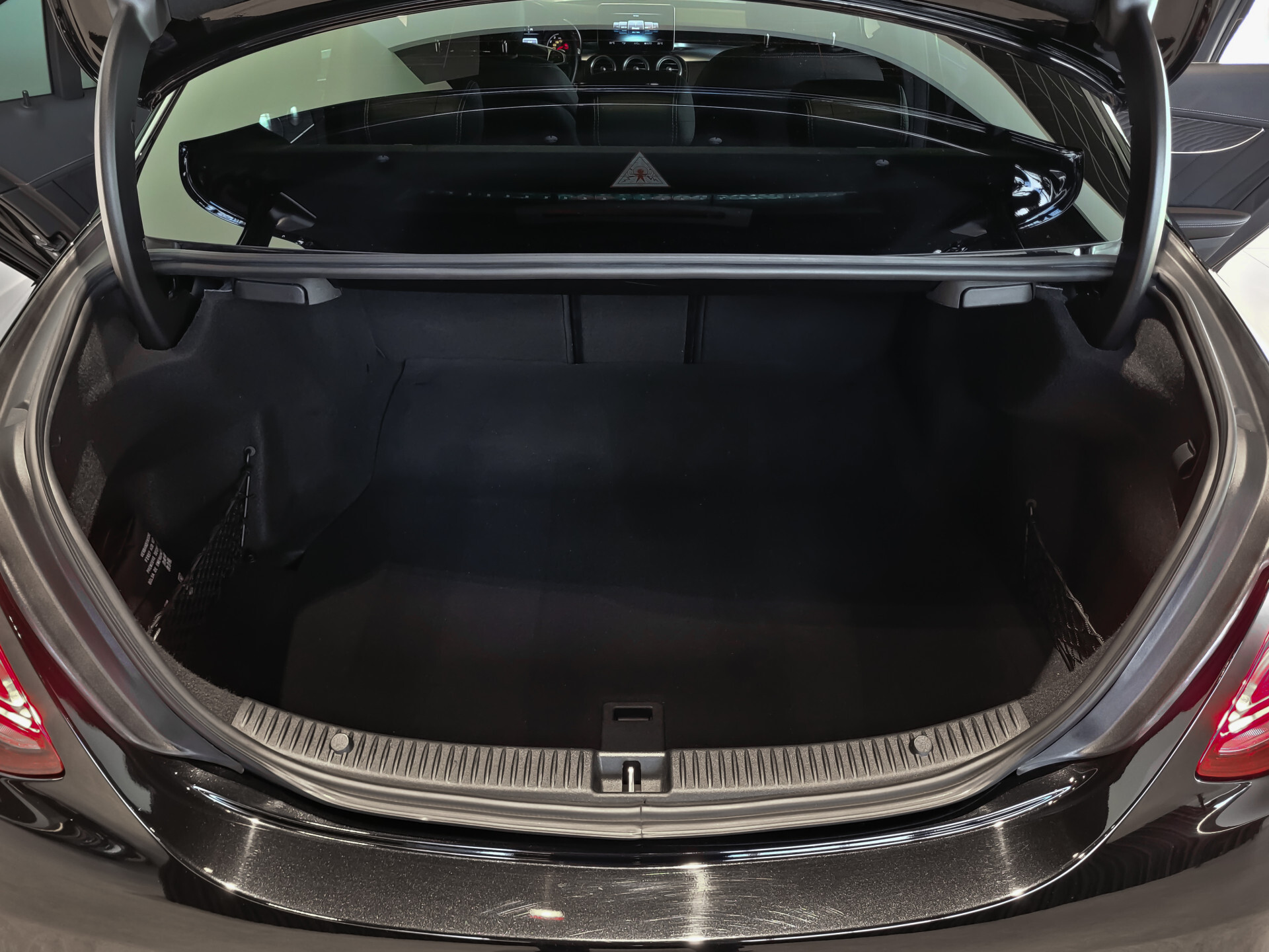 Mercedes-Benz C-Klasse 400 4-M AMG Night|Panorama|19"|Burmester|360|Distronic Foto 30
