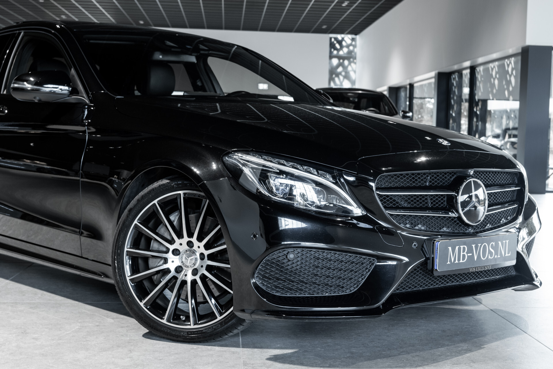 Mercedes-Benz C-Klasse 400 4-M AMG Night|Panorama|19"|Burmester|360|Distronic Foto 31