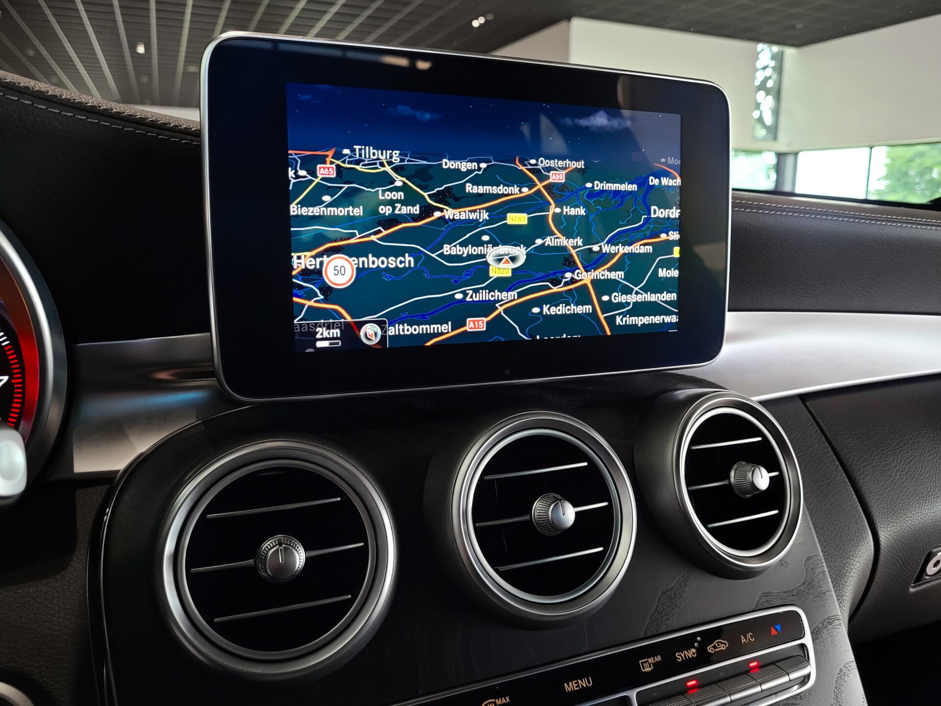 Mercedes-Benz C-Klasse 400 4-M AMG Night|Panorama|19"|Burmester|360|Distronic Foto 9