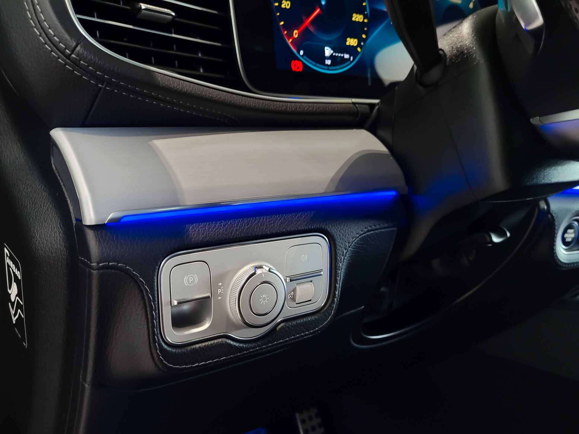 Mercedes-Benz GLE 400 d 4-M AMG Night|Luchtvering|Panorama|HUD|Standkachel|Burmester|Trekhaak|22" Foto 14