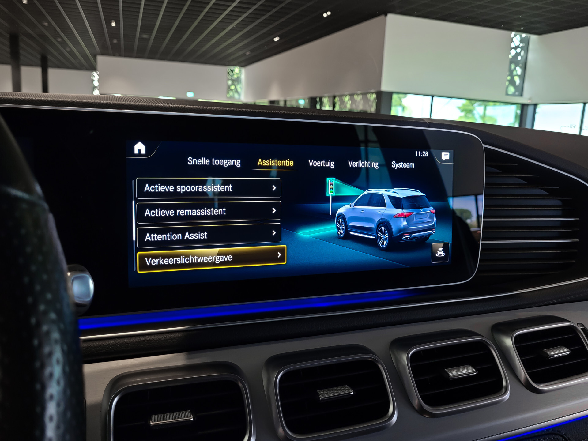 Mercedes-Benz GLE 400 d 4-M AMG Night|Luchtvering|Panorama|HUD|Standkachel|Burmester|Trekhaak|22" Foto 21