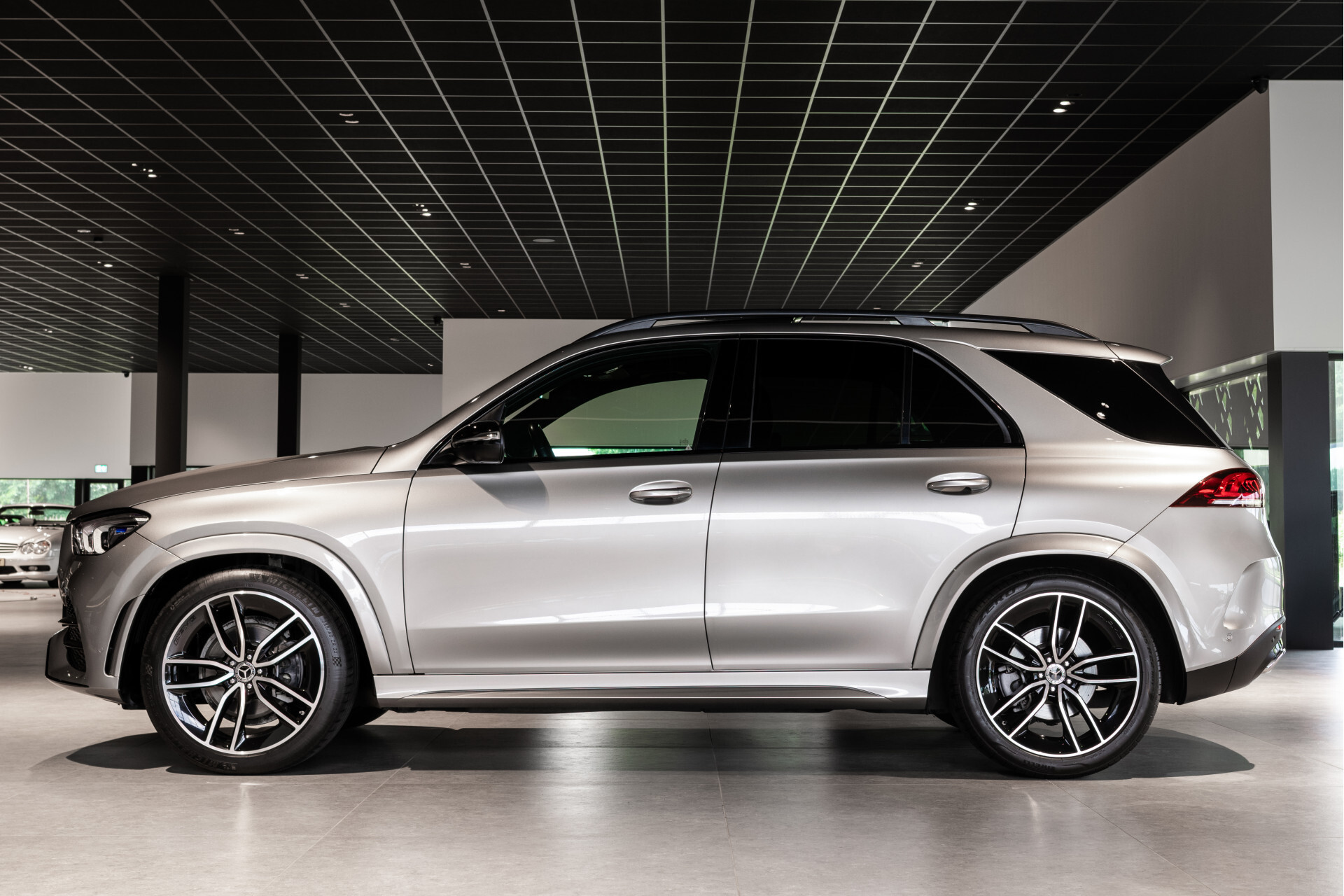 Mercedes-Benz GLE 400 d 4-M AMG Night|Luchtvering|Panorama|HUD|Standkachel|Burmester|Trekhaak|22" Foto 4