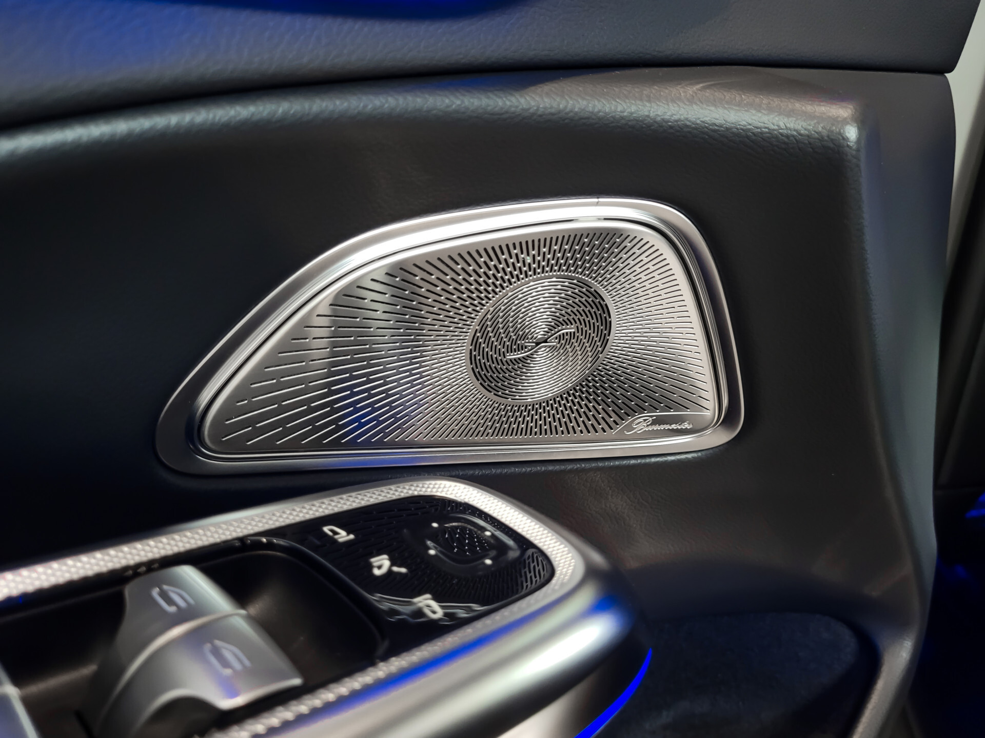 Mercedes-Benz E-Klasse 400 e 4-M AMG Luchtvering|Achterasbesturing|Superscreen|Keyless|Stoelkoeling|HUD|Digital Light Foto 10