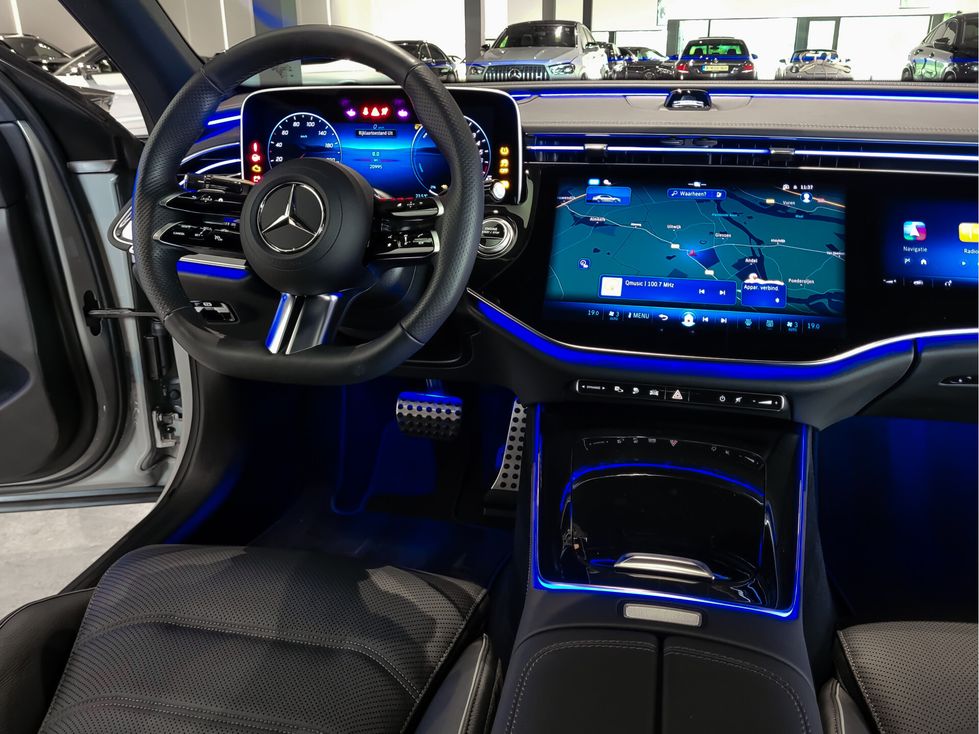 Mercedes-Benz E-Klasse 400 e 4-M AMG Luchtvering|Achterasbesturing|Superscreen|Keyless|Stoelkoeling|HUD|Digital Light Foto 30
