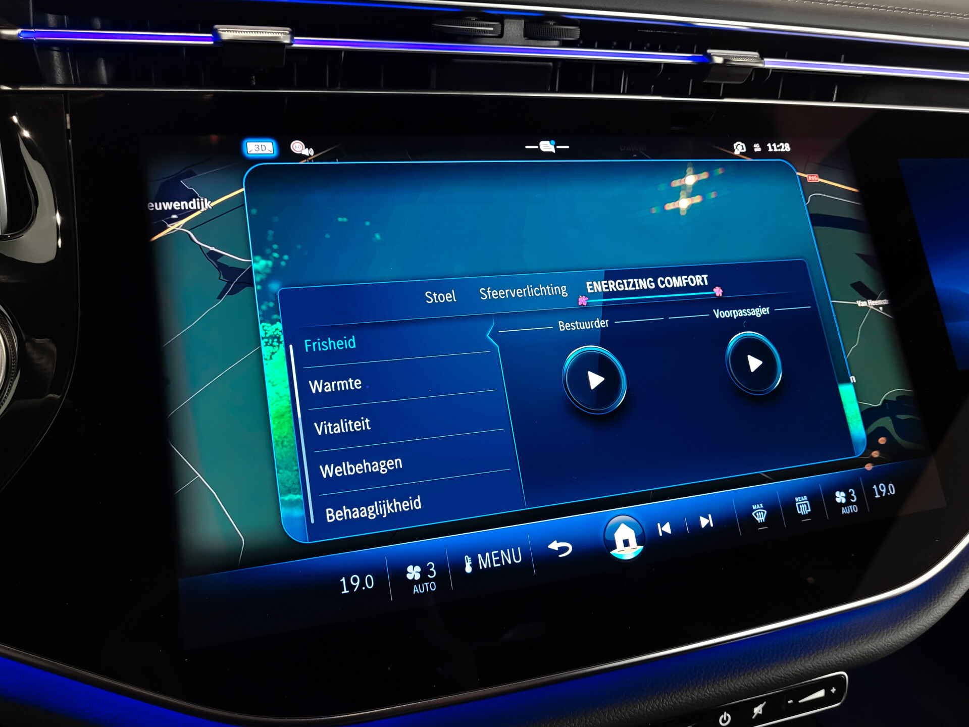 Mercedes-Benz E-Klasse 400 e 4-M AMG Luchtvering|Achterasbesturing|Superscreen|Keyless|Stoelkoeling|HUD|Digital Light Foto 31