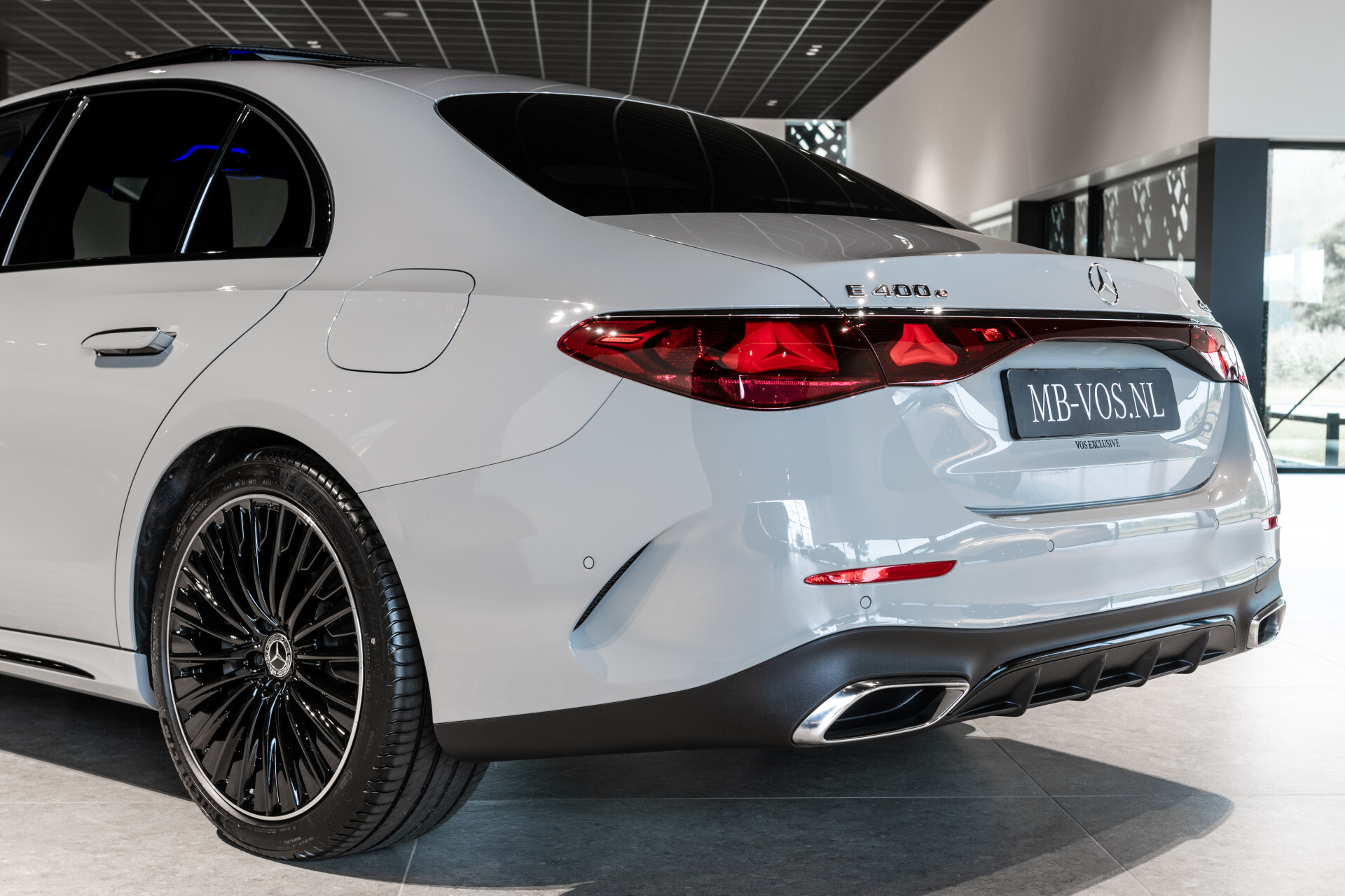 Mercedes-Benz E-Klasse 400 e 4-M AMG Luchtvering|Achterasbesturing|Superscreen|Keyless|Stoelkoeling|HUD|Digital Light Foto 39