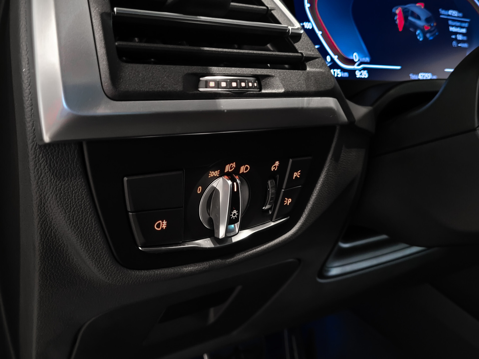 BMW iX3 FACELIFT M Sport High Executive 80 kWh Shadow|Driving Assistant|Keyless|HUD|Laser|Harman-Kardon|Pano|Sfeerverlichting Foto 14