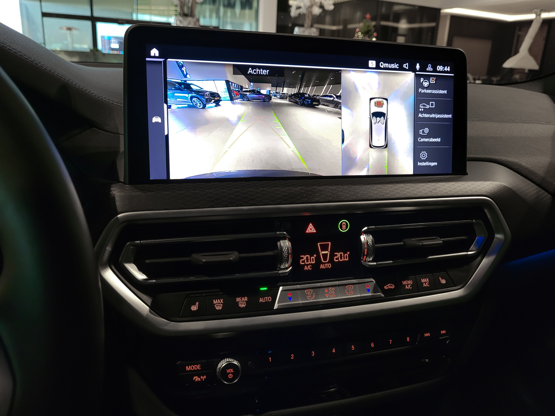 BMW iX3 FACELIFT M Sport High Executive 80 kWh Shadow|Driving Assistant|Keyless|HUD|Laser|Harman-Kardon|Pano|Sfeerverlichting Foto 26