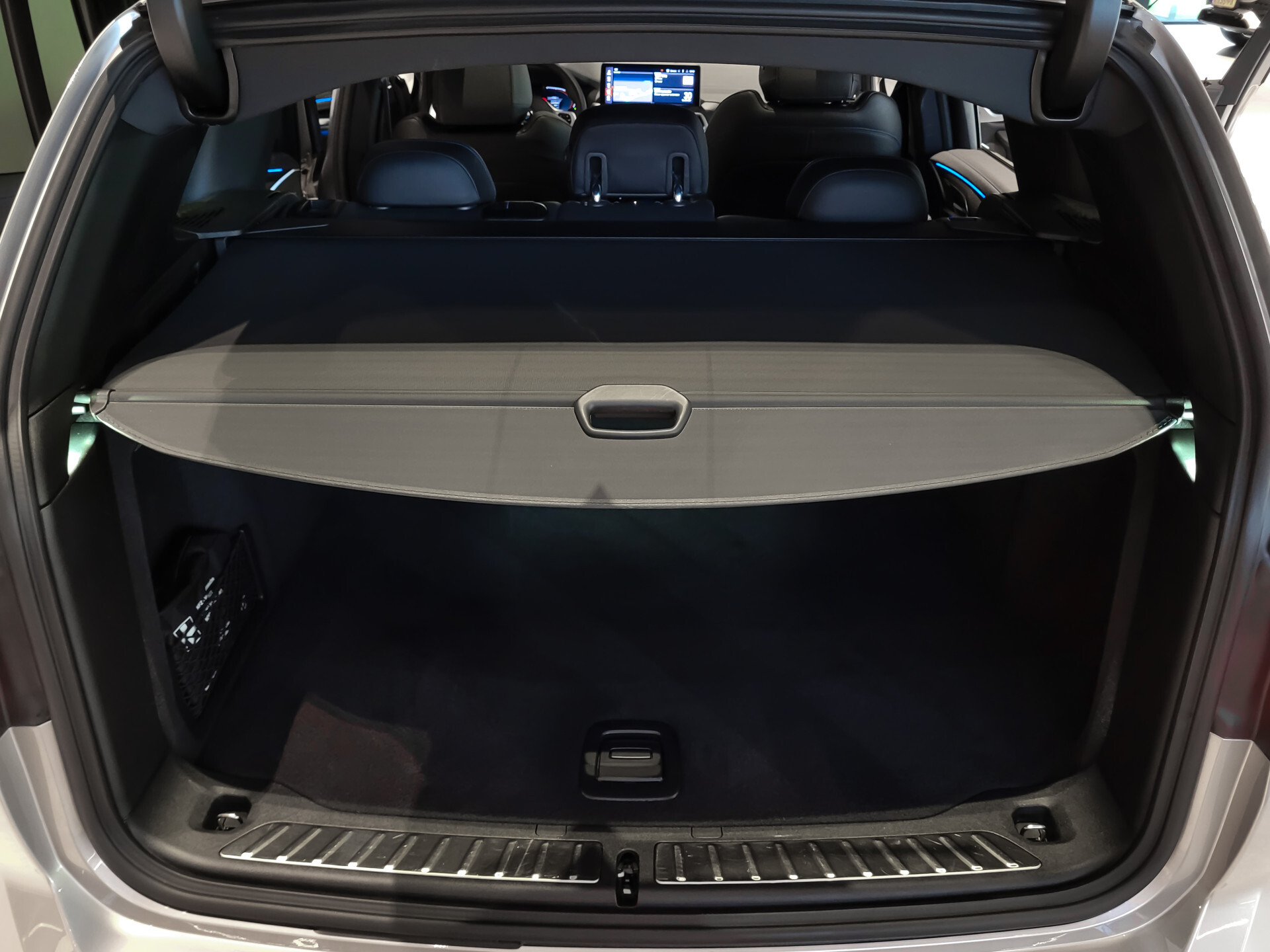 BMW iX3 FACELIFT M Sport High Executive 80 kWh Shadow|Driving Assistant|Keyless|HUD|Laser|Harman-Kardon|Pano|Sfeerverlichting Foto 36