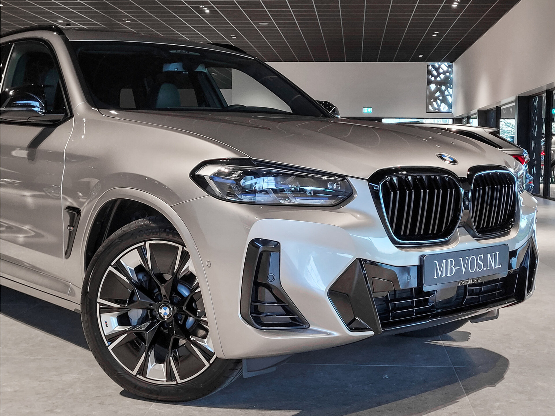 BMW iX3 FACELIFT M Sport High Executive 80 kWh Shadow|Driving Assistant|Keyless|HUD|Laser|Harman-Kardon|Pano|Sfeerverlichting Foto 37