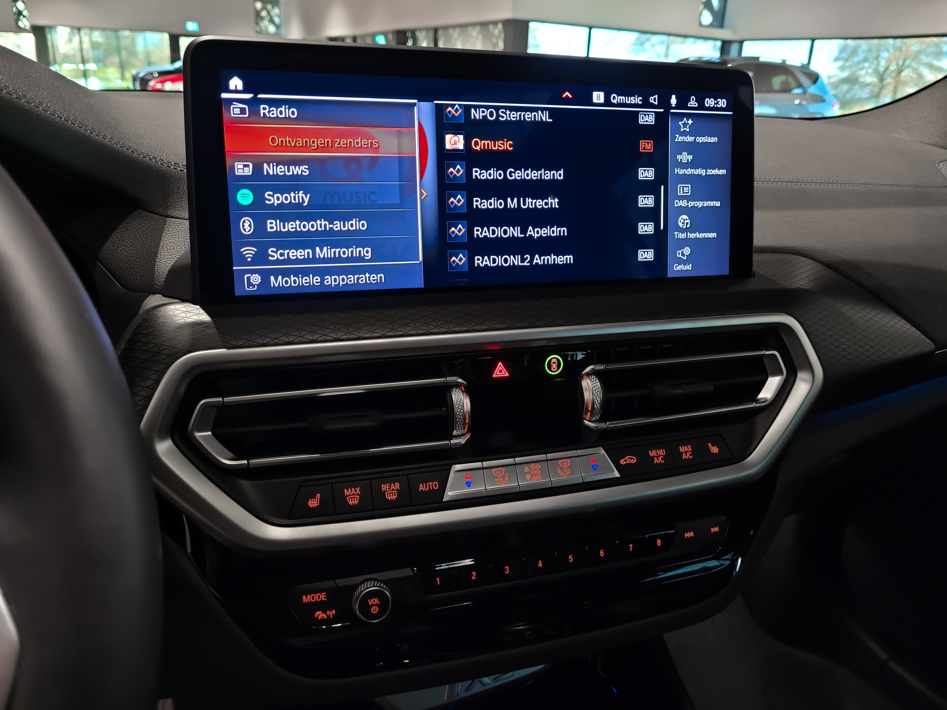 BMW iX3 FACELIFT M Sport High Executive 80 kWh Shadow|Driving Assistant|Keyless|HUD|Laser|Harman-Kardon|Pano|Sfeerverlichting Foto 9