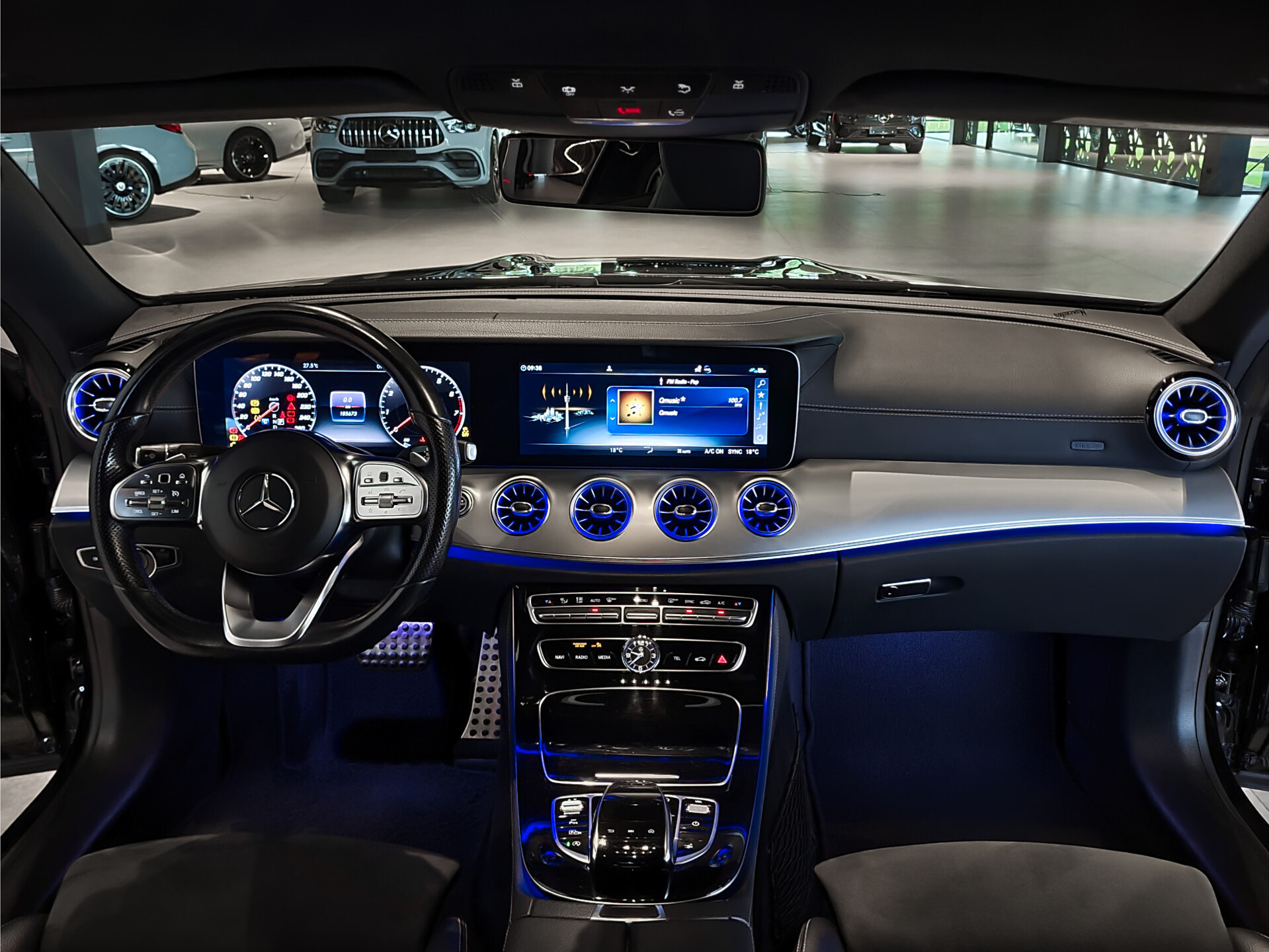 Mercedes-Benz E-Klasse Coupé 200 AMG Night|Panorama|Widescreen|Camera|Carplay|Ambient|New Service Aut9 Foto 18