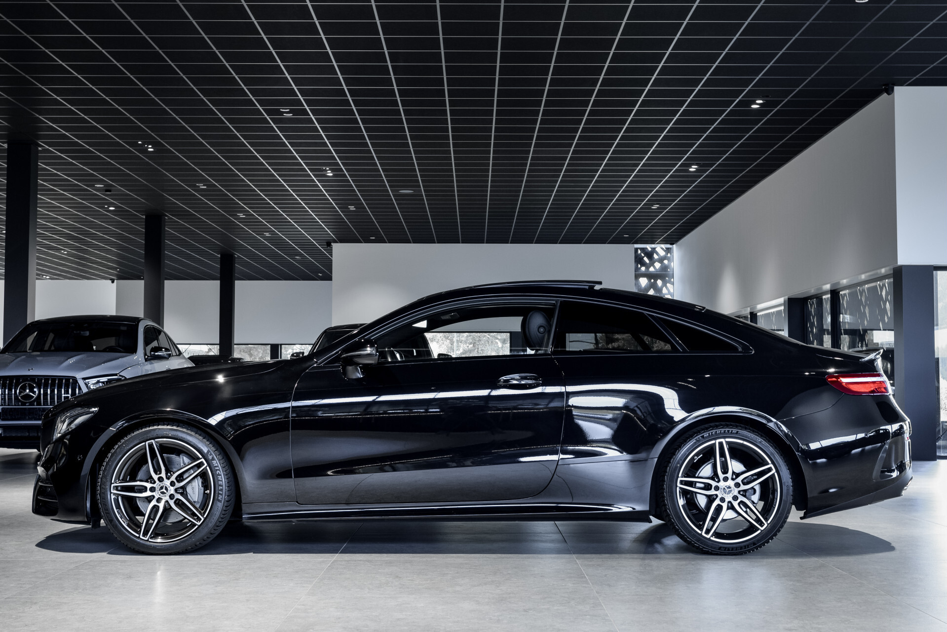 Mercedes-Benz E-Klasse Coupé 200 AMG Night|Panorama|Widescreen|Camera|Carplay|Ambient|New Service Aut9 Foto 4