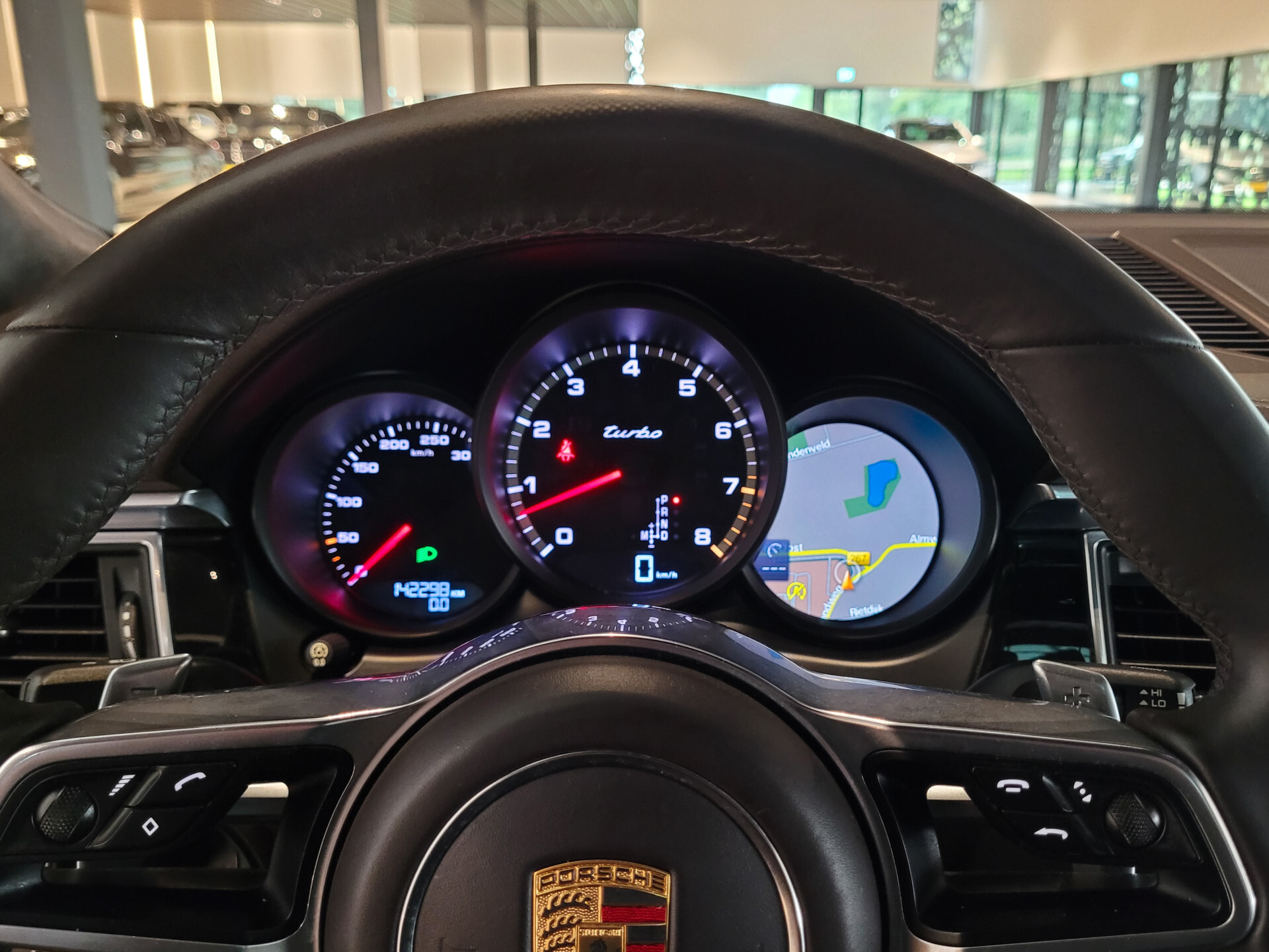 Porsche Macan 3.6 Turbo 400pk Luchtvering|Panorama|18-voudige stoelen|Bose|1ste eigenaar|NL Auto|Volleder Foto 19