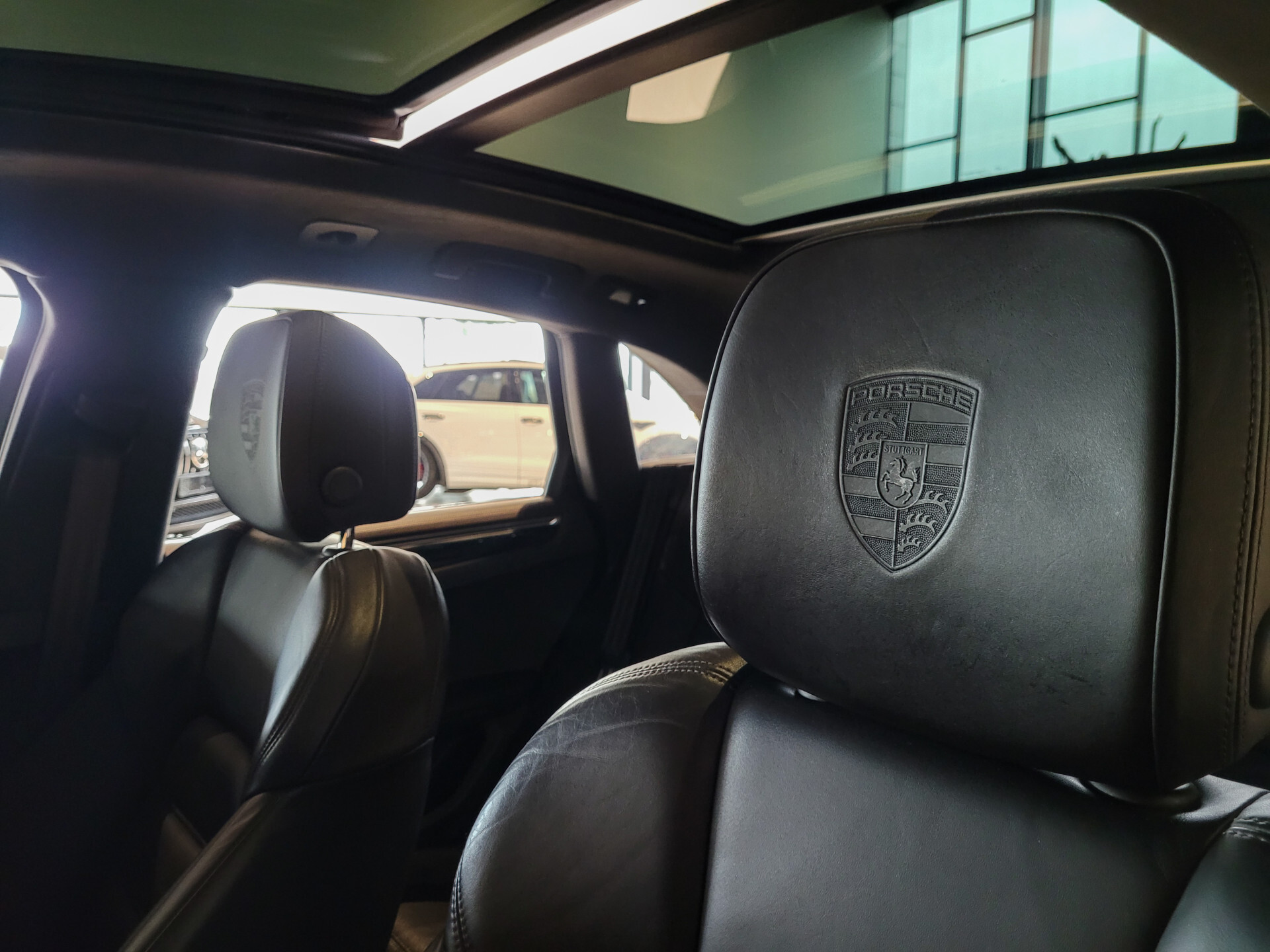 Porsche Macan 3.6 Turbo 400pk Luchtvering|Panorama|18-voudige stoelen|Bose|1ste eigenaar|NL Auto|Volleder Foto 24