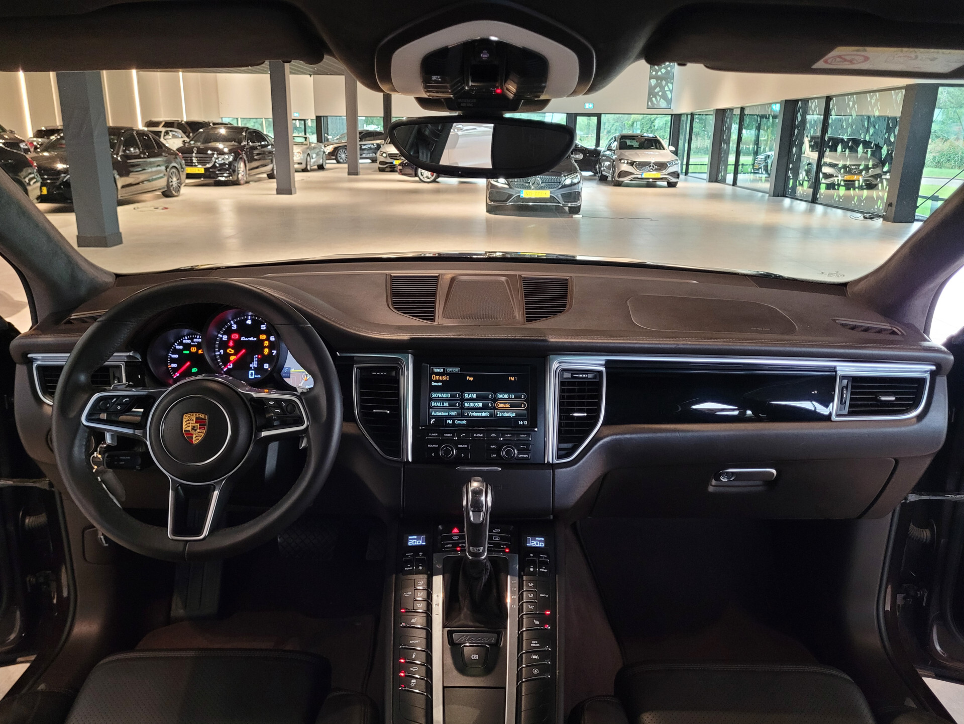 Porsche Macan 3.6 Turbo 400pk Luchtvering|Panorama|18-voudige stoelen|Bose|1ste eigenaar|NL Auto|Volleder Foto 25