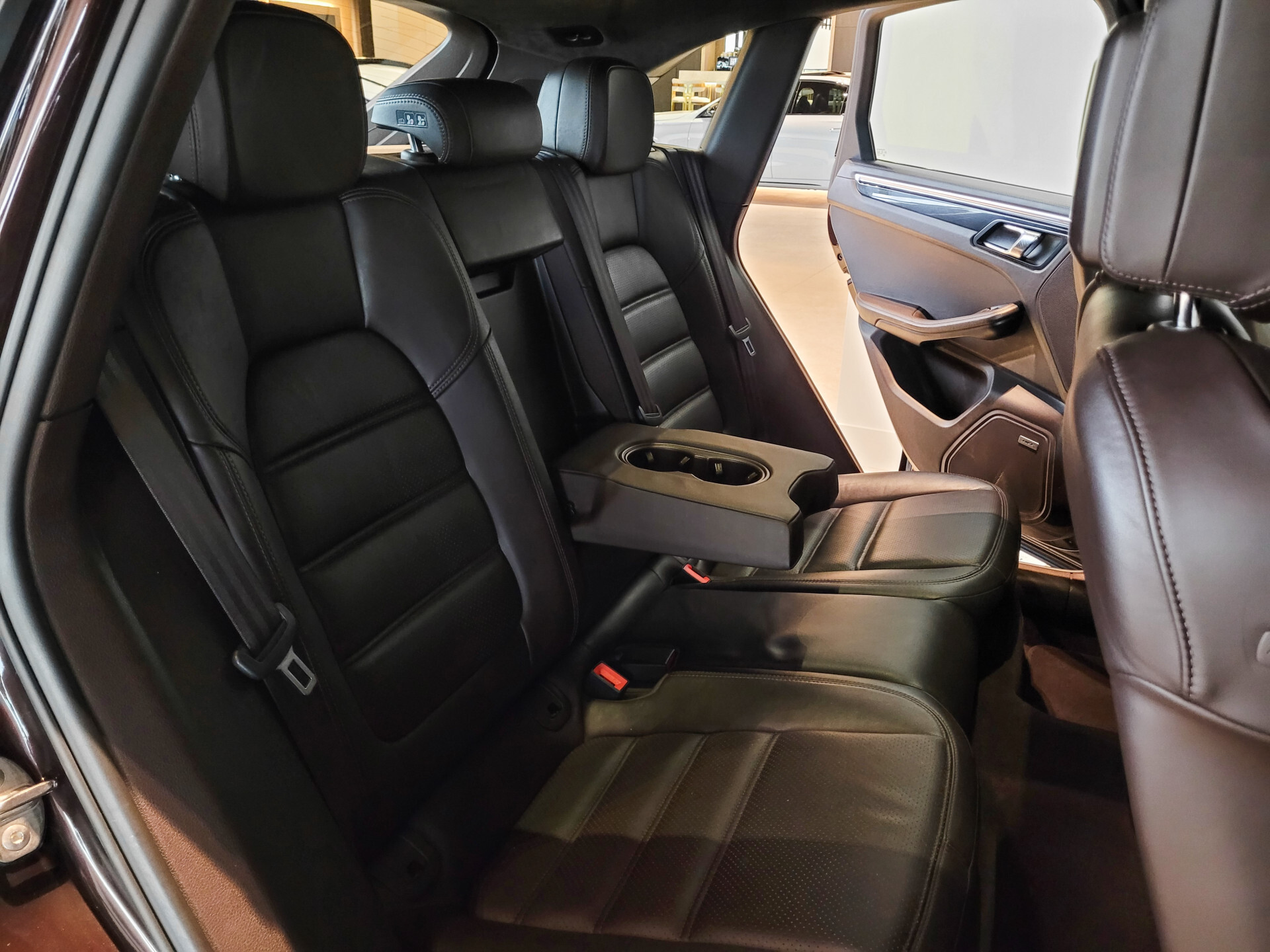 Porsche Macan 3.6 Turbo 400pk Luchtvering|Panorama|18-voudige stoelen|Bose|1ste eigenaar|NL Auto|Volleder Foto 7