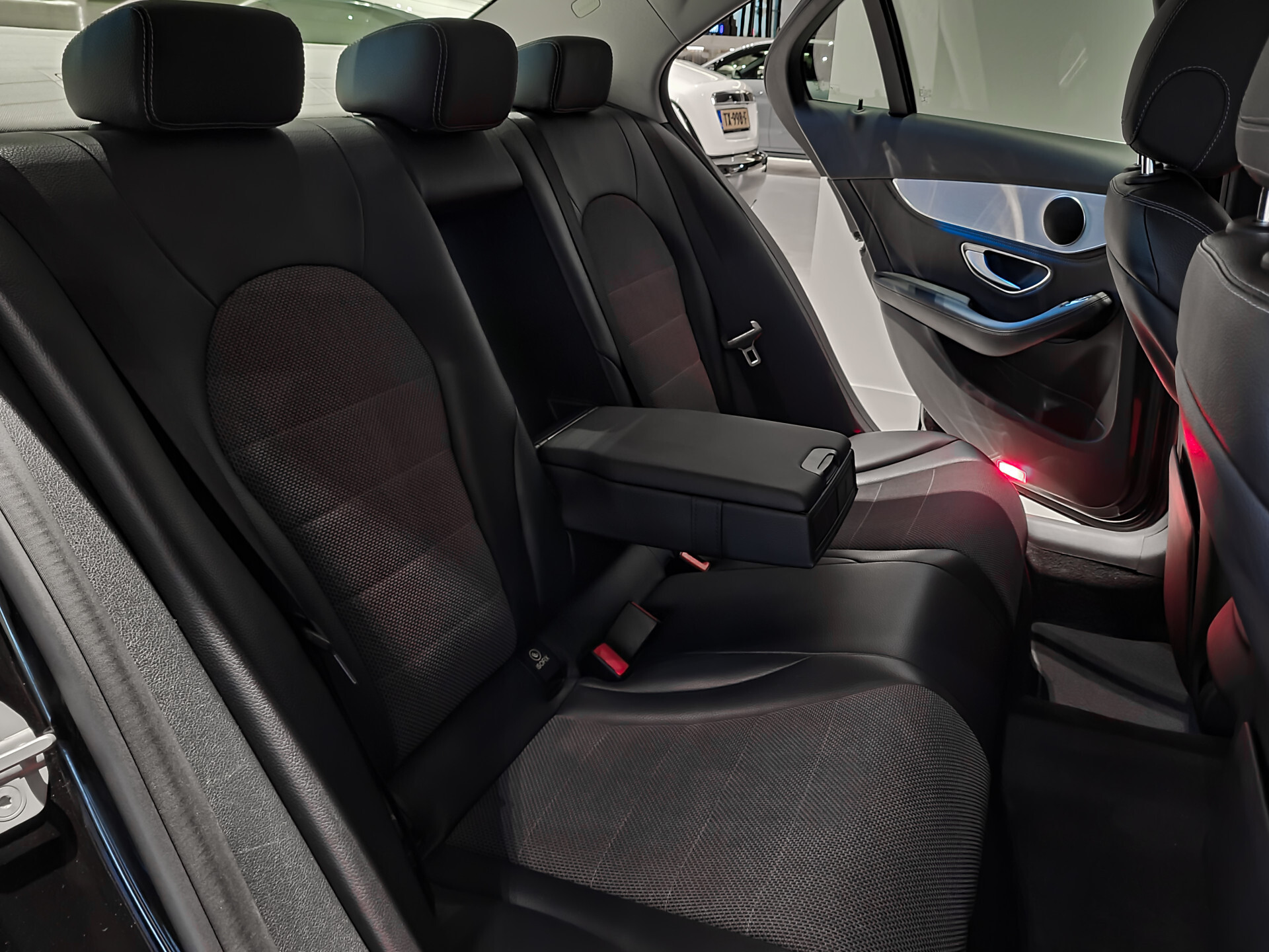 Mercedes-Benz C-Klasse 180 Avantgarde Schuifdak|ILS|Comand|Verw-stoelen|Spoorpakket|Sfeerverlichting|New Service Foto 7