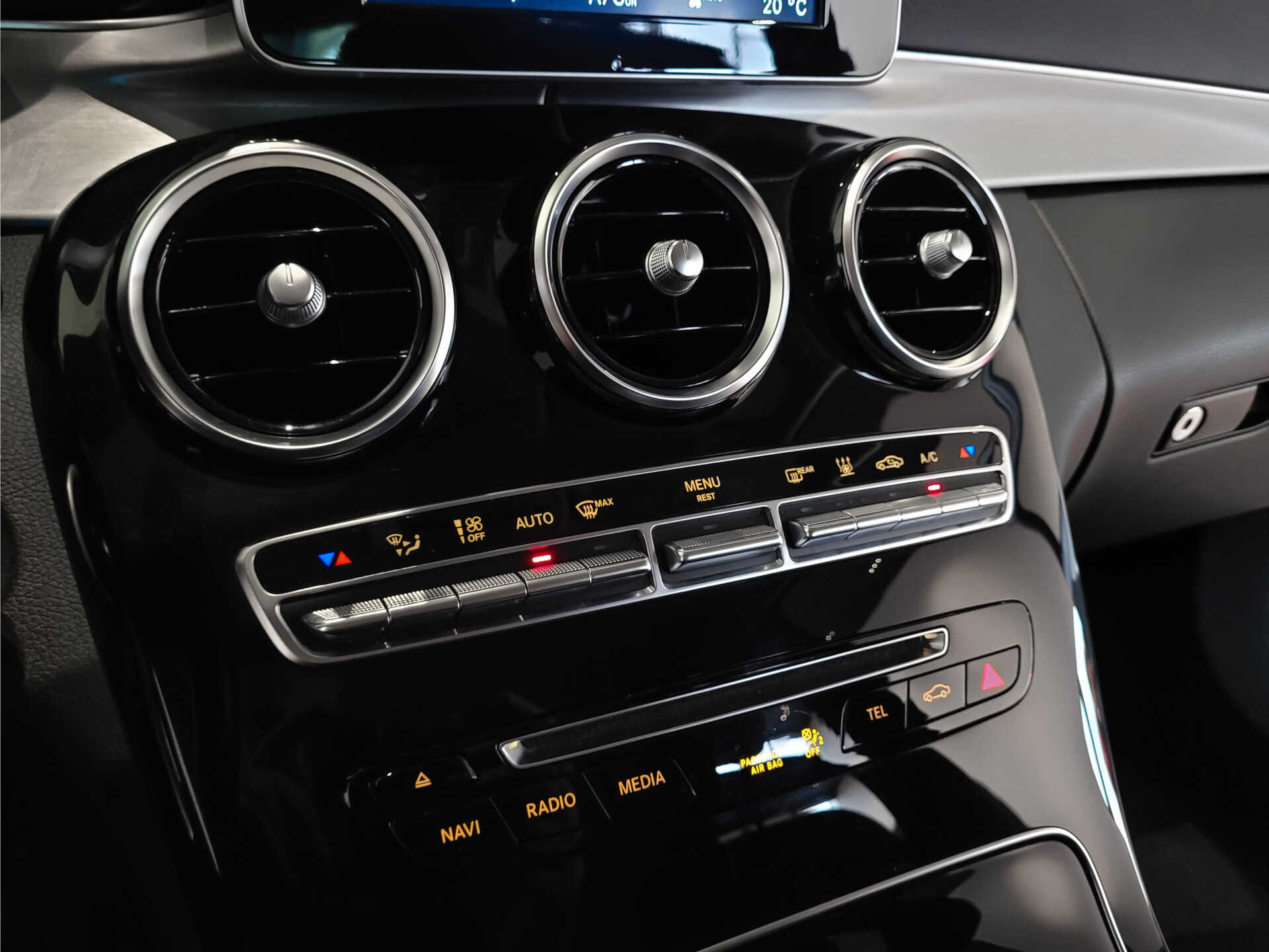 Mercedes-Benz C-Klasse Estate 350 e Avantgarde Airmatic|Camera|Verw-stoelen|Sfeerverlichting|Aut-kofferklep|New Service Foto 20