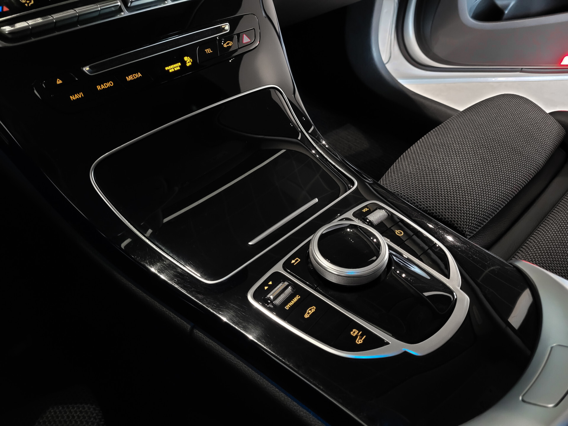Mercedes-Benz C-Klasse Estate 350 e Avantgarde Airmatic|Camera|Verw-stoelen|Sfeerverlichting|Aut-kofferklep|New Service Foto 22