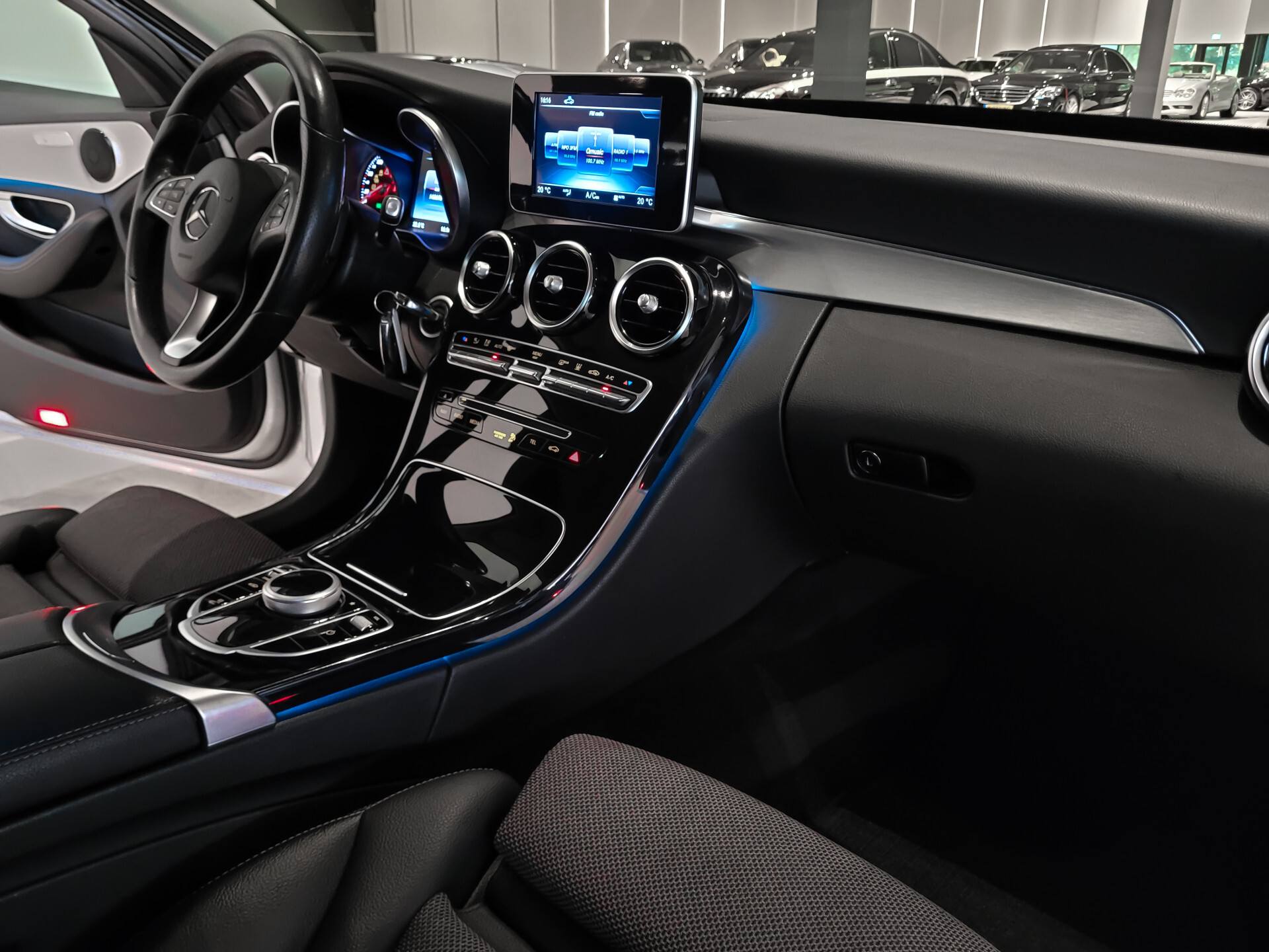 Mercedes-Benz C-Klasse Estate 350 e Avantgarde Airmatic|Camera|Verw-stoelen|Sfeerverlichting|Aut-kofferklep|New Service Foto 27