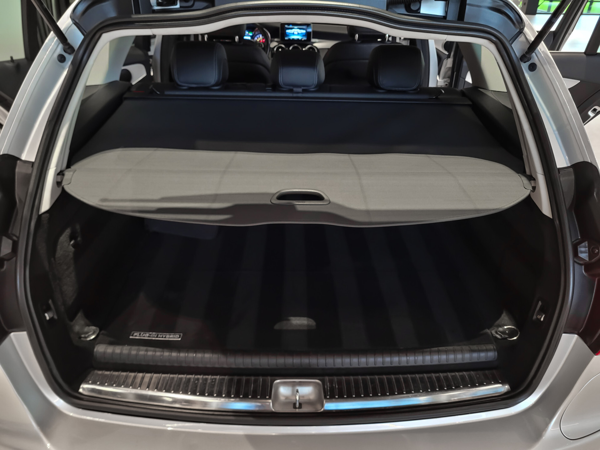 Mercedes-Benz C-Klasse Estate 350 e Avantgarde Airmatic|Camera|Verw-stoelen|Sfeerverlichting|Aut-kofferklep|New Service Foto 29