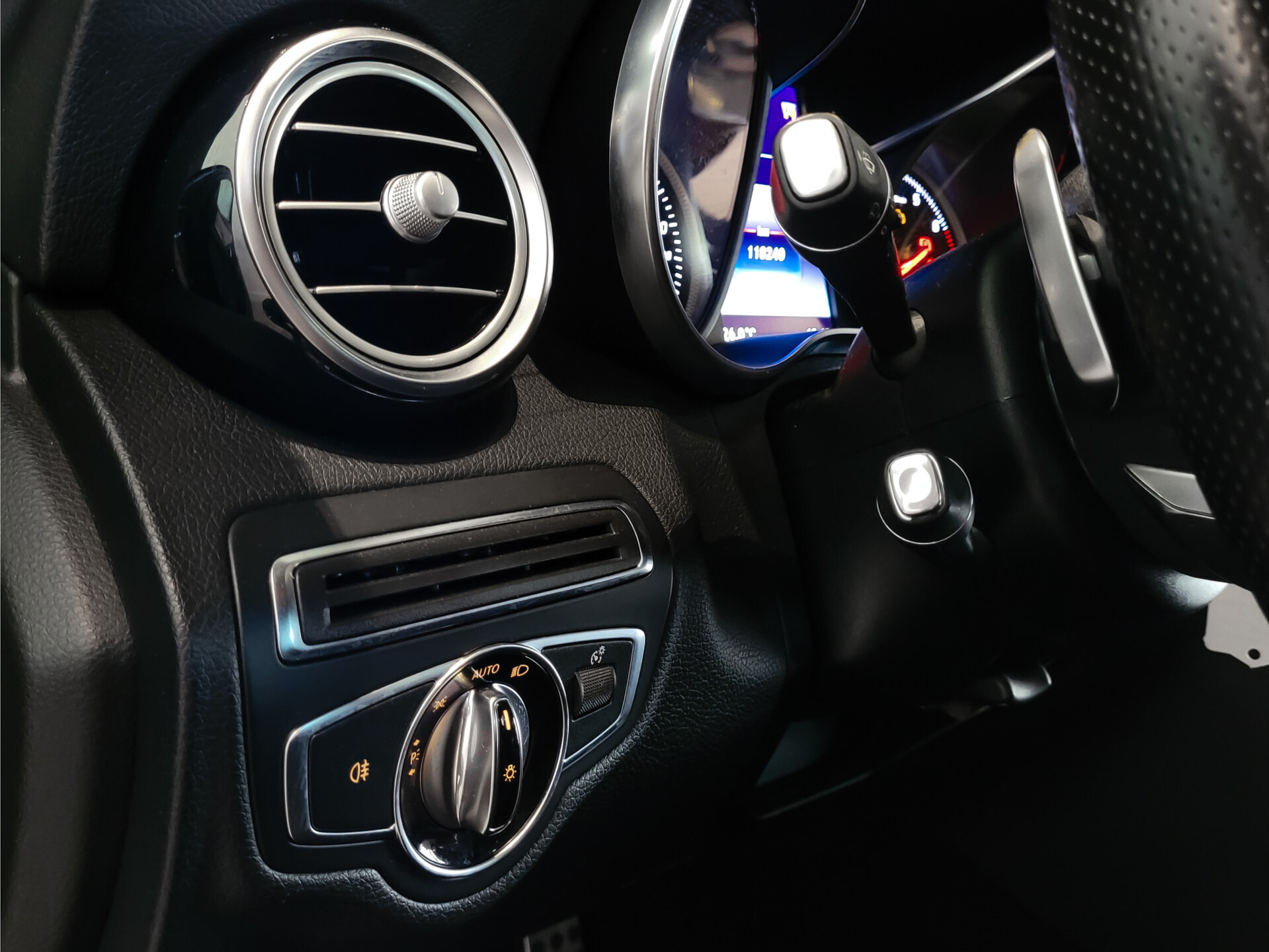 Mercedes-Benz C-Klasse Estate 180 AMG Sport Edition Leder|Sfeerverlichting|Aut-kofferklep|LED|19"|New Service/APK Foto 14