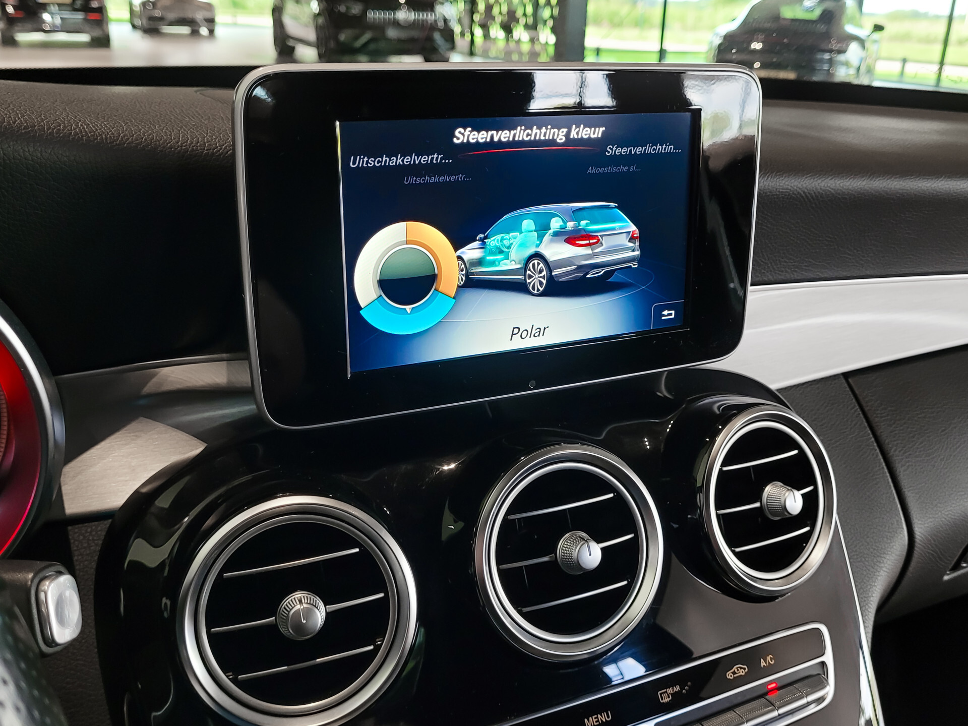 Mercedes-Benz C-Klasse Estate 180 AMG Sport Edition Leder|Sfeerverlichting|Aut-kofferklep|LED|19"|New Service/APK Foto 17