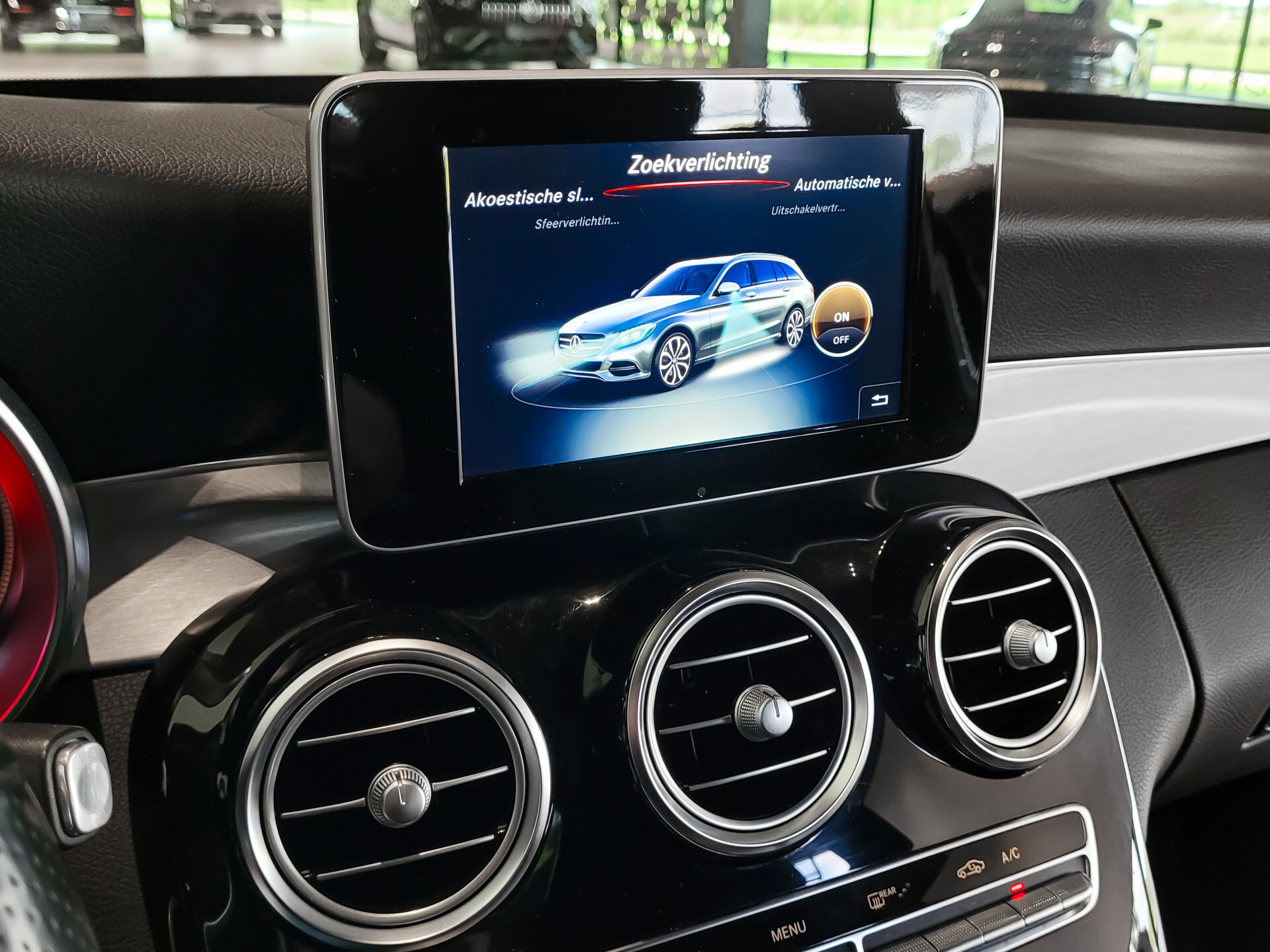 Mercedes-Benz C-Klasse Estate 180 AMG Sport Edition Leder|Sfeerverlichting|Aut-kofferklep|LED|19"|New Service/APK Foto 19