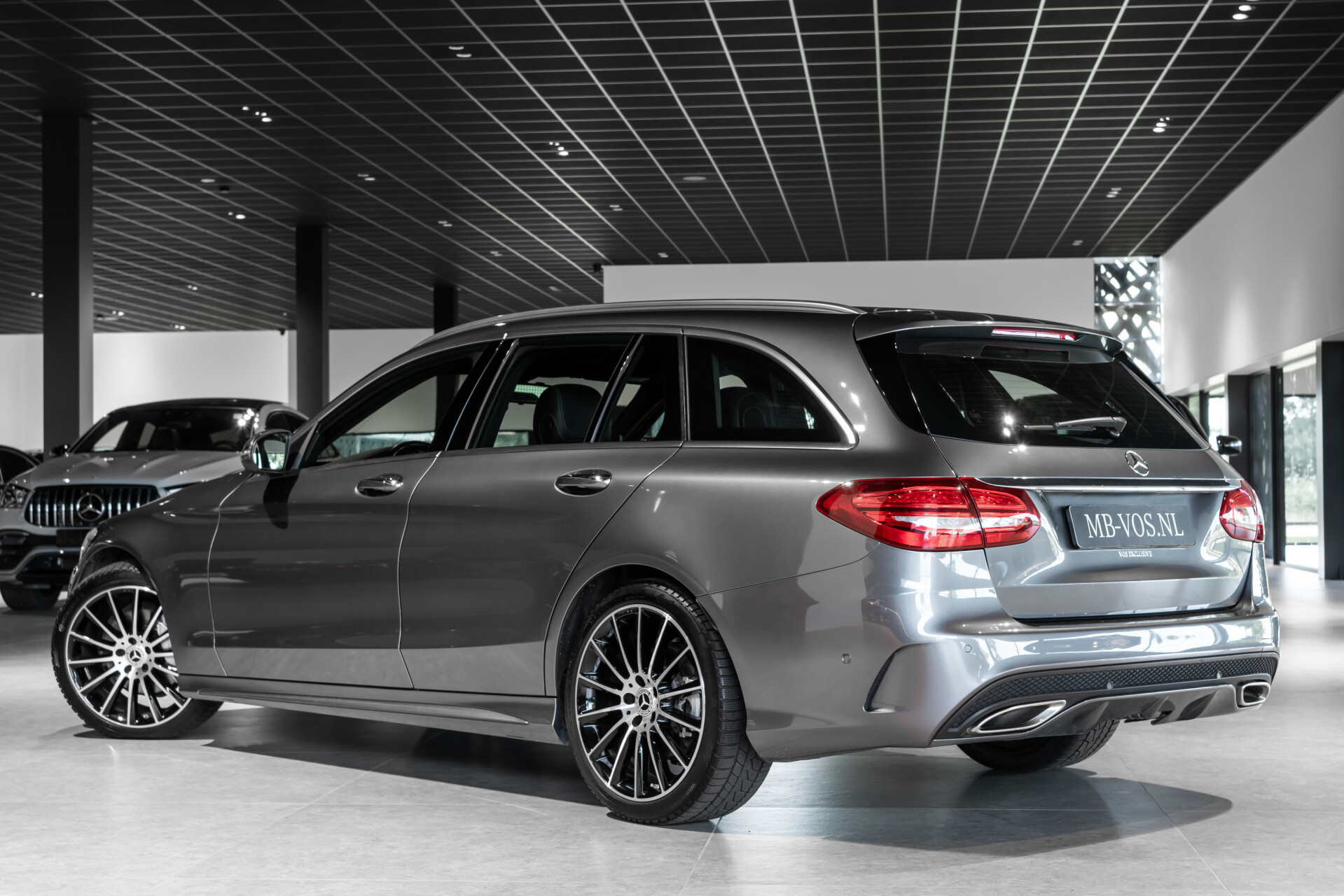 Mercedes-Benz C-Klasse Estate 180 AMG Sport Edition Leder|Sfeerverlichting|Aut-kofferklep|LED|19"|New Service/APK Foto 2