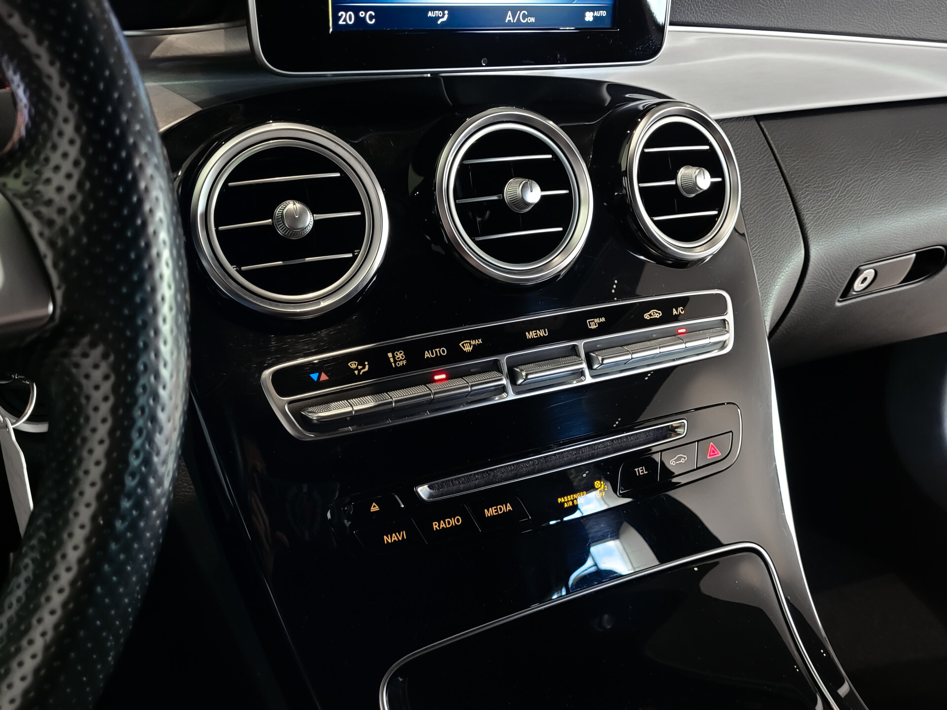 Mercedes-Benz C-Klasse Estate 180 AMG Sport Edition Leder|Sfeerverlichting|Aut-kofferklep|LED|19"|New Service/APK Foto 20