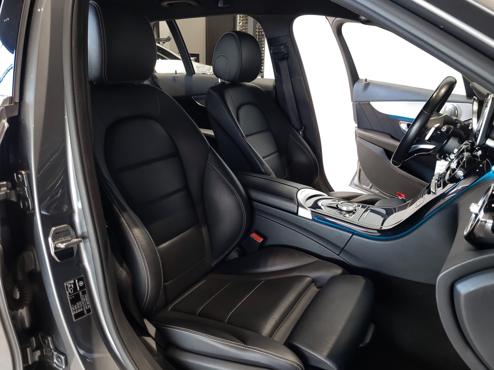 Mercedes-Benz C-Klasse Estate 180 AMG Sport Edition Leder|Sfeerverlichting|Aut-kofferklep|LED|19"|New Service/APK Foto 6
