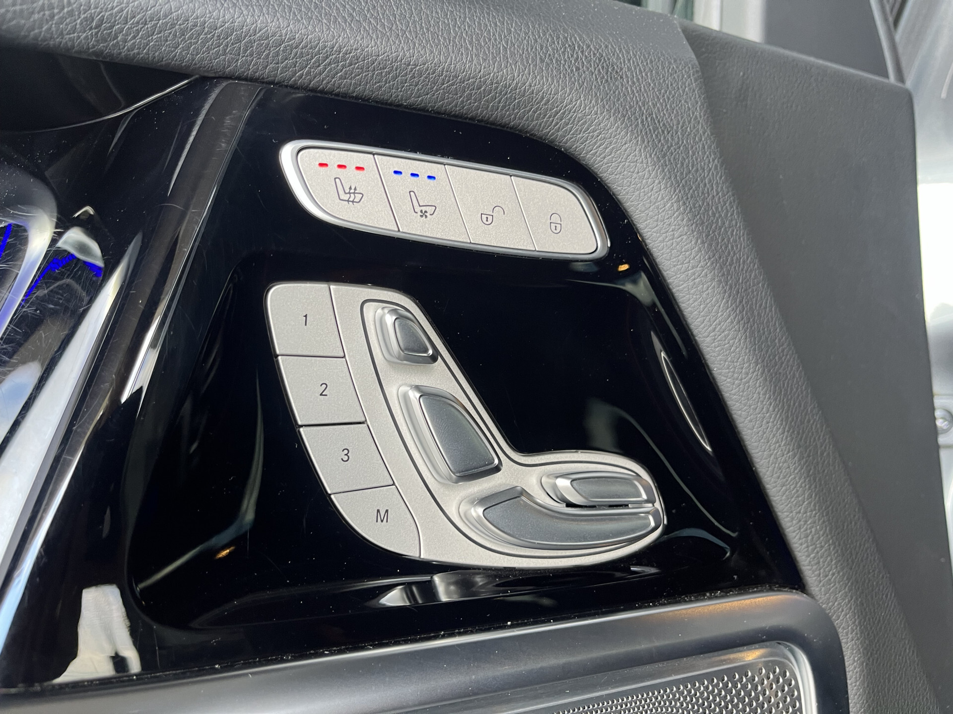 Mercedes-Benz G-Klasse 500 AMG Manufaktur|Nightpakket|Standkachel|Massage|Burmester Foto 27