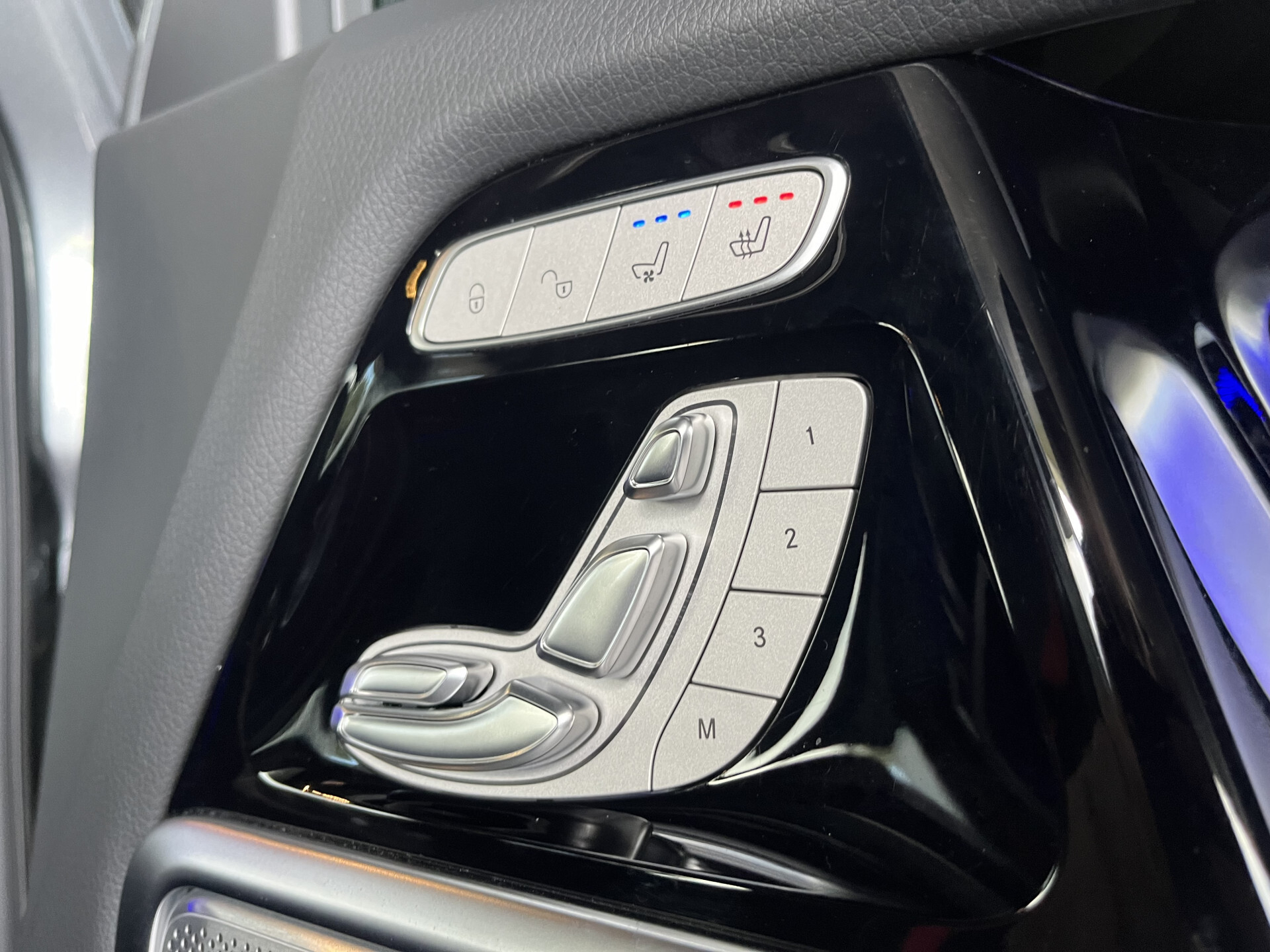 Mercedes-Benz G-Klasse 500 AMG Manufaktur|Nightpakket|Standkachel|Massage|Burmester Foto 38